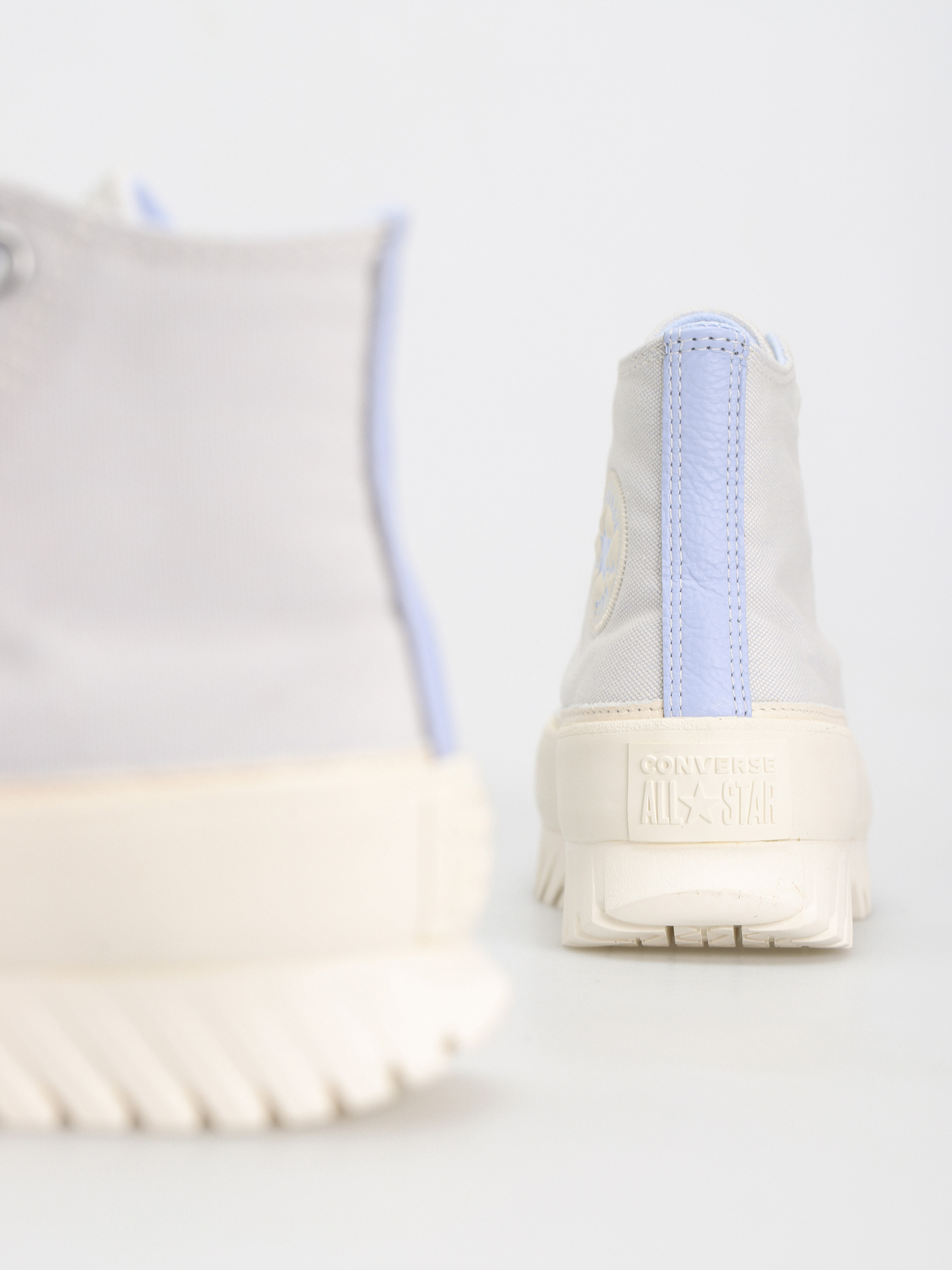 Converse Chuck Taylor All Star Lugged 2.0 Hi Shoes (mystic sky/egret)