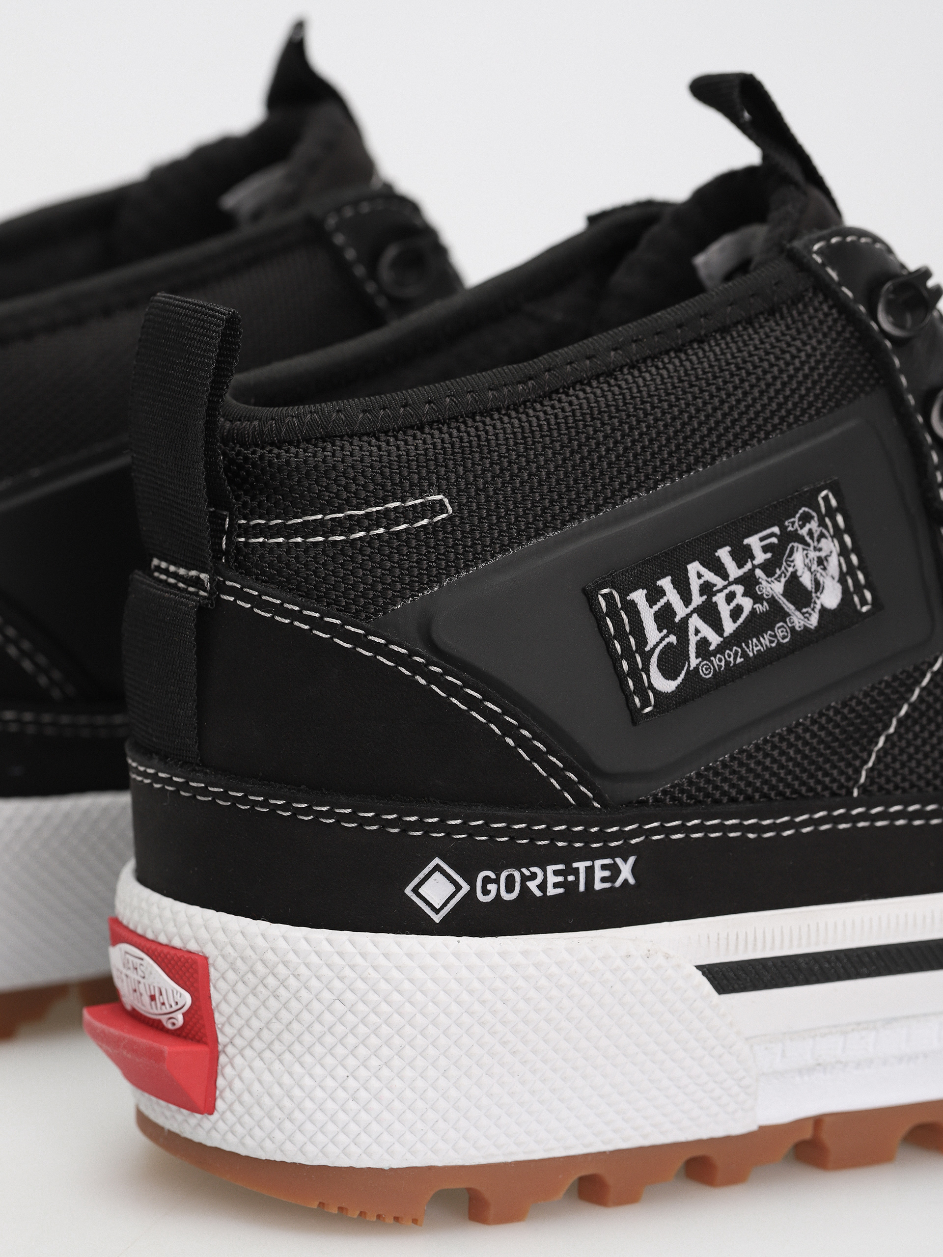 Vans Half Cab Gore Tex Mte 3 Shoes (black/white)