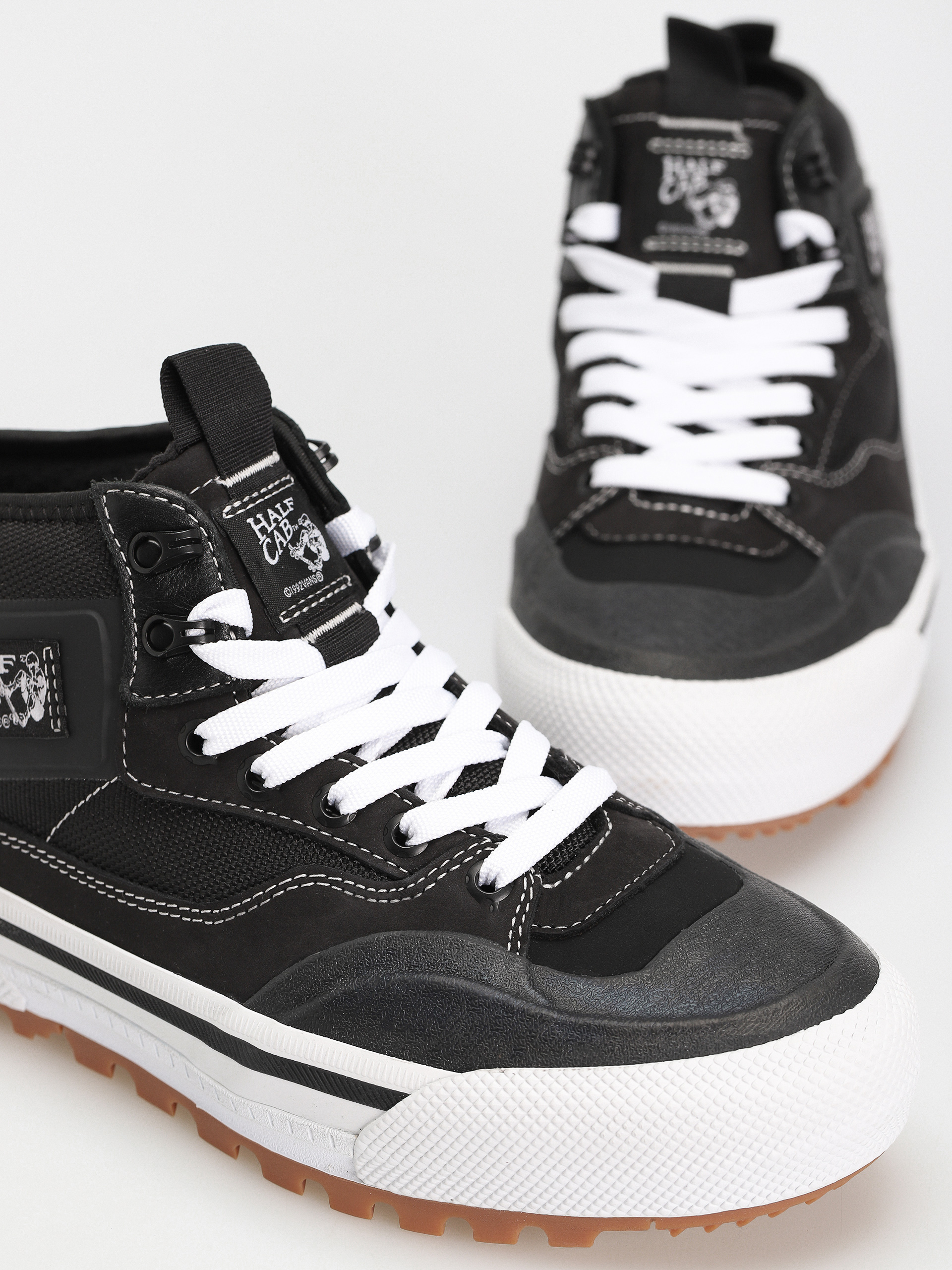 Vans Half Cab Gore Tex Mte 3 Shoes (black/white)