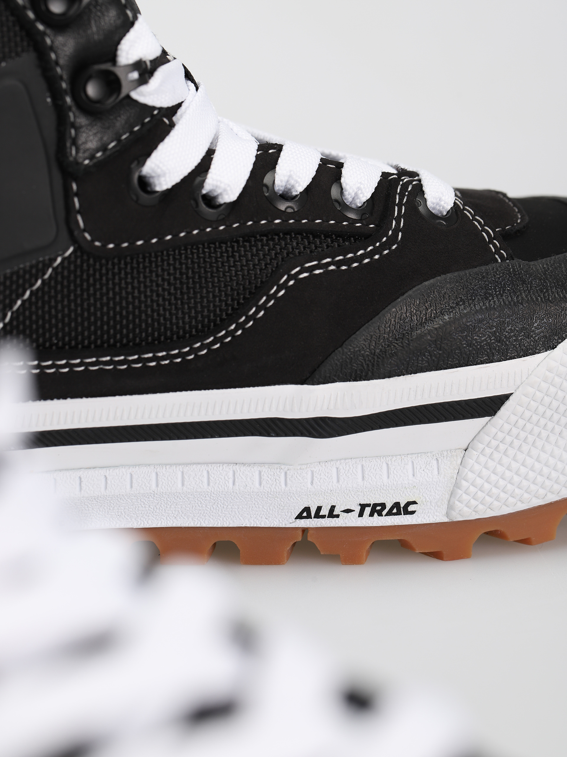 Vans Half Cab Gore Tex Mte 3 Shoes (black/white)