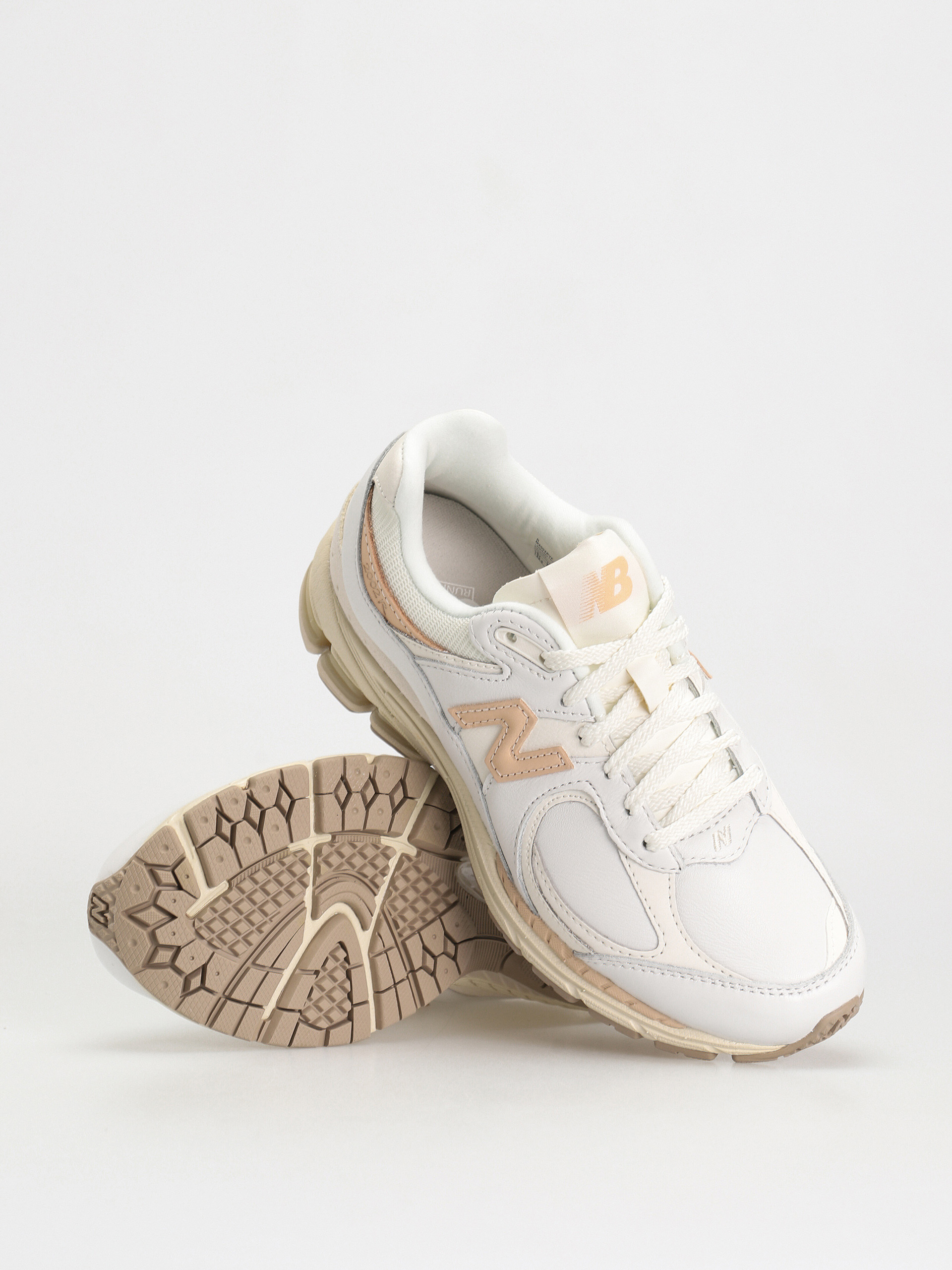 New Balance 2002 Shoes (bright white)