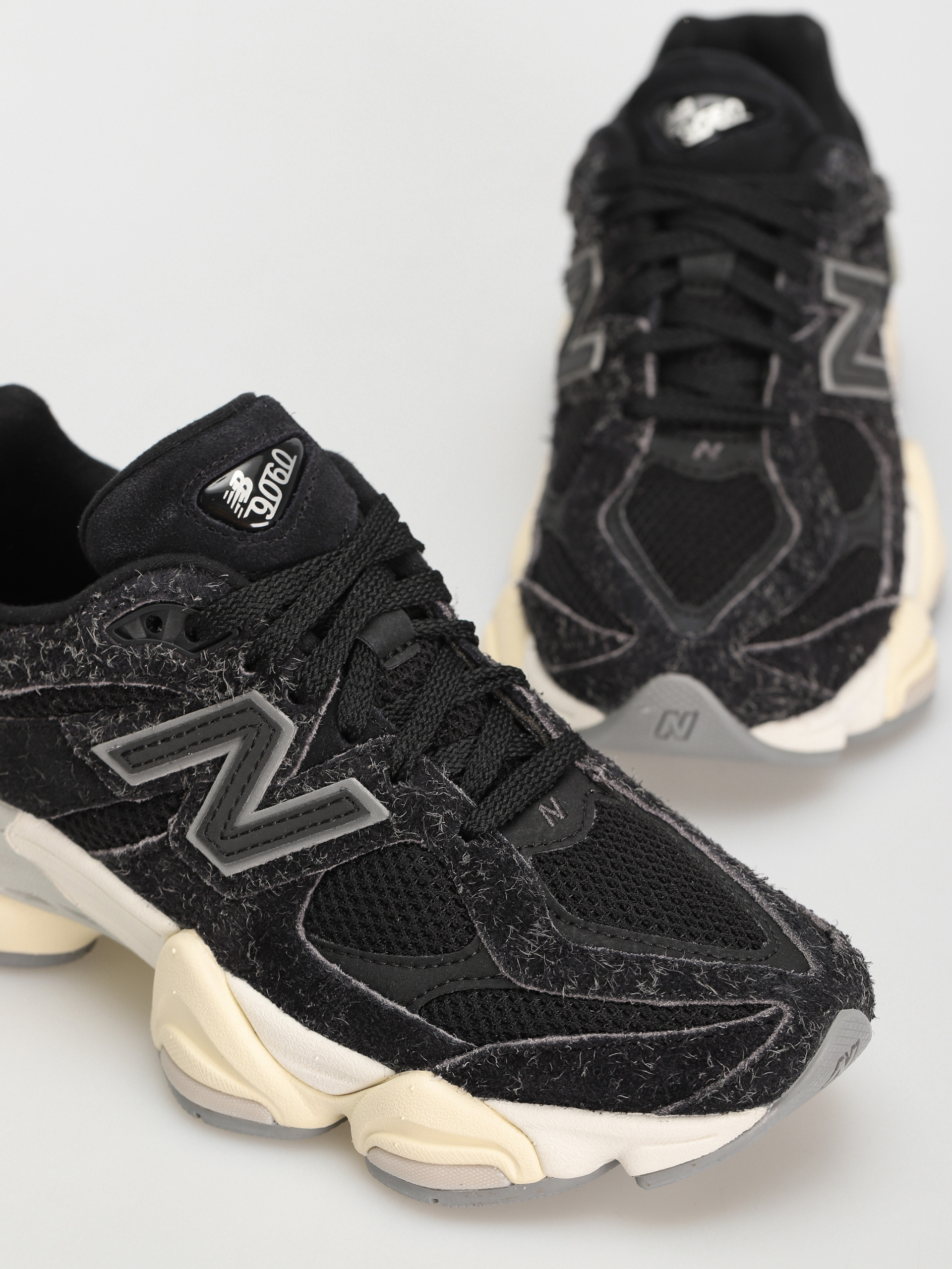 New Balance 9060 Shoes (black)