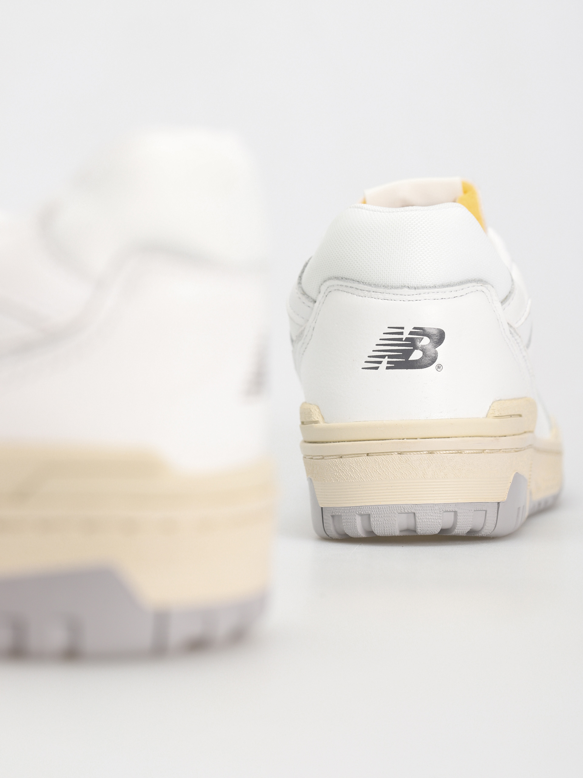 New Balance 550 Shoes (white/timberwolf/raincloud)