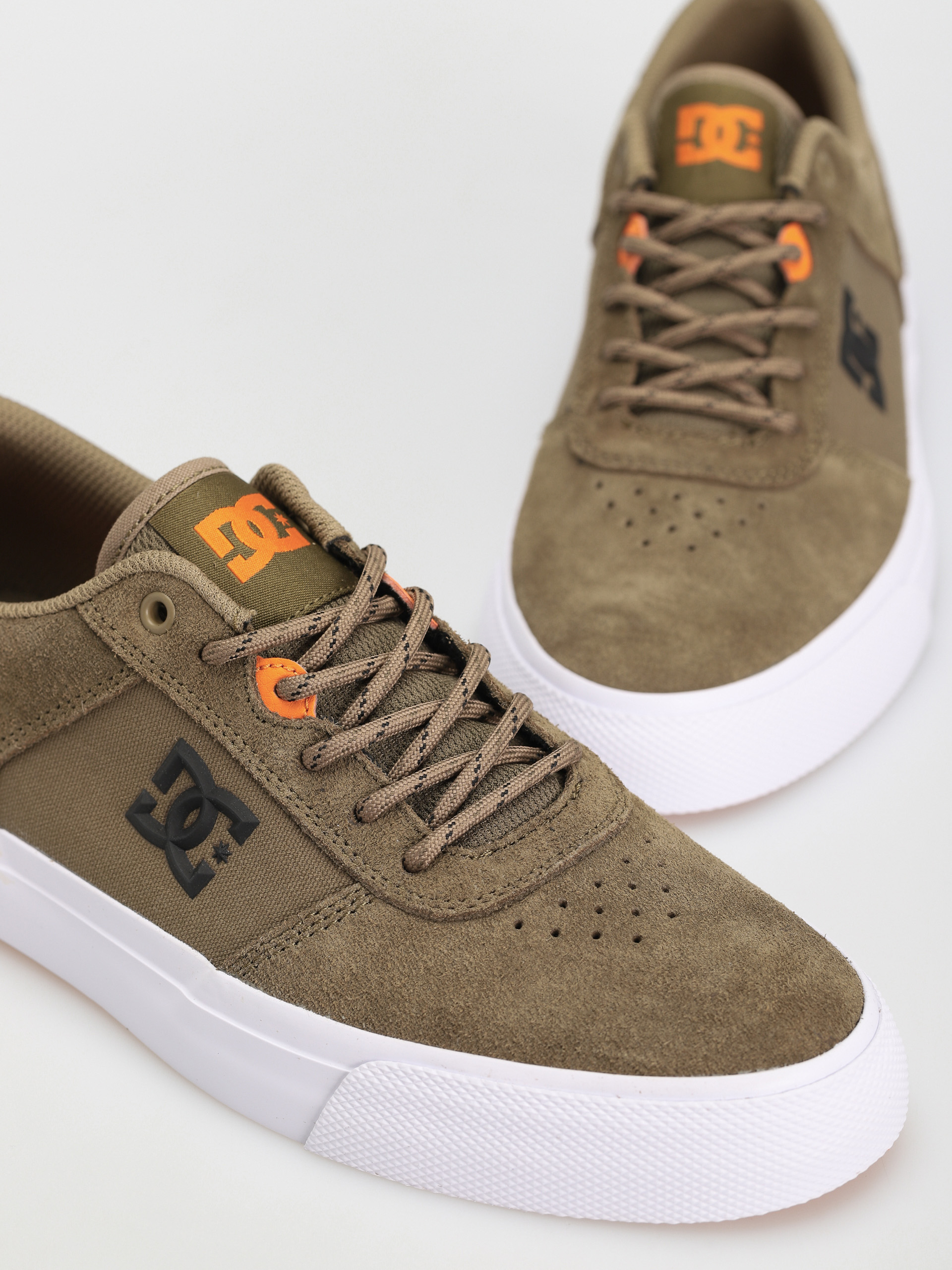 DC Teknic Schuhe (olive camo)