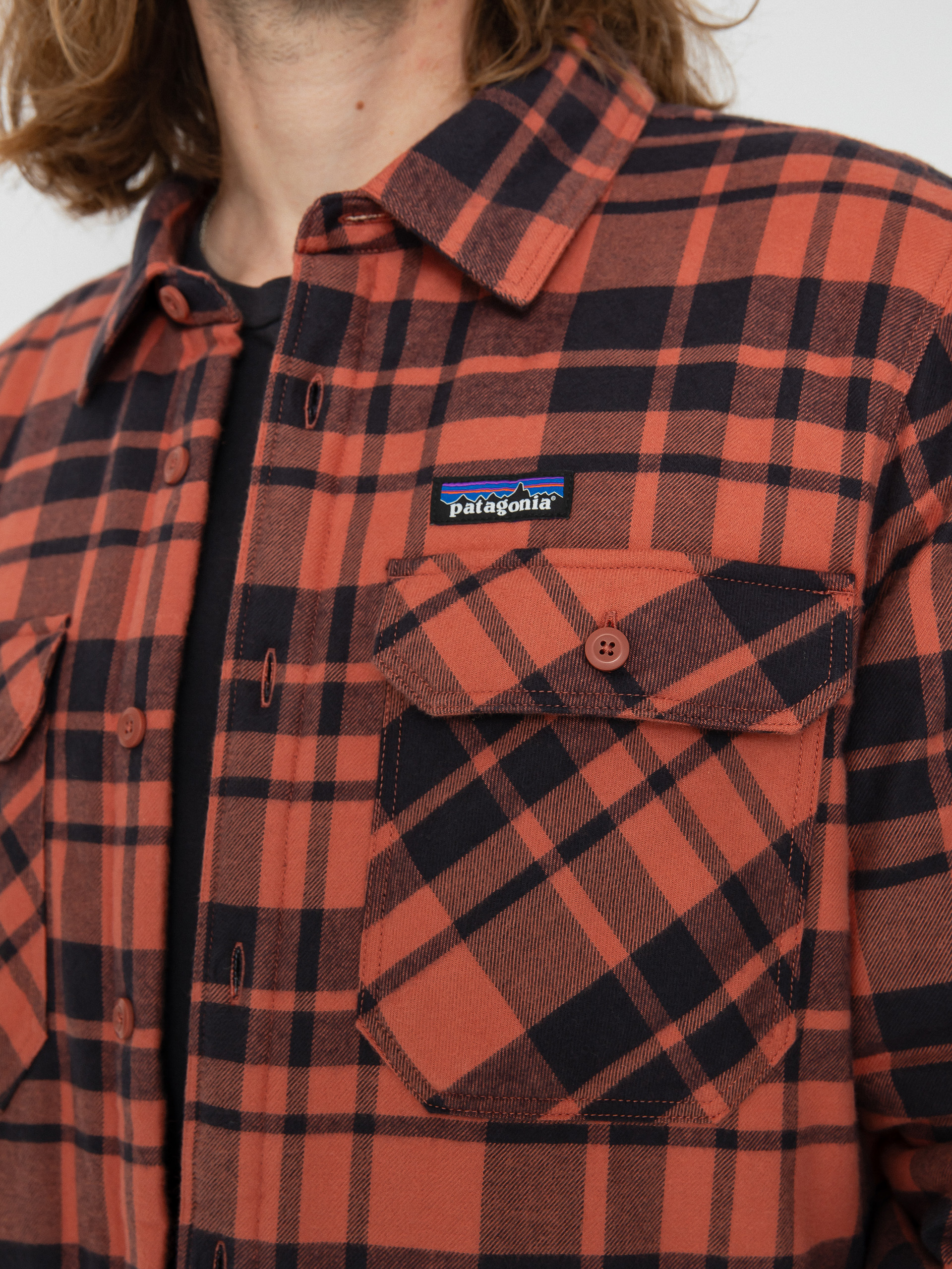 Patagonia Insulated Organic Cotton Fjord Flannel Jacket (ice caps/burl red)