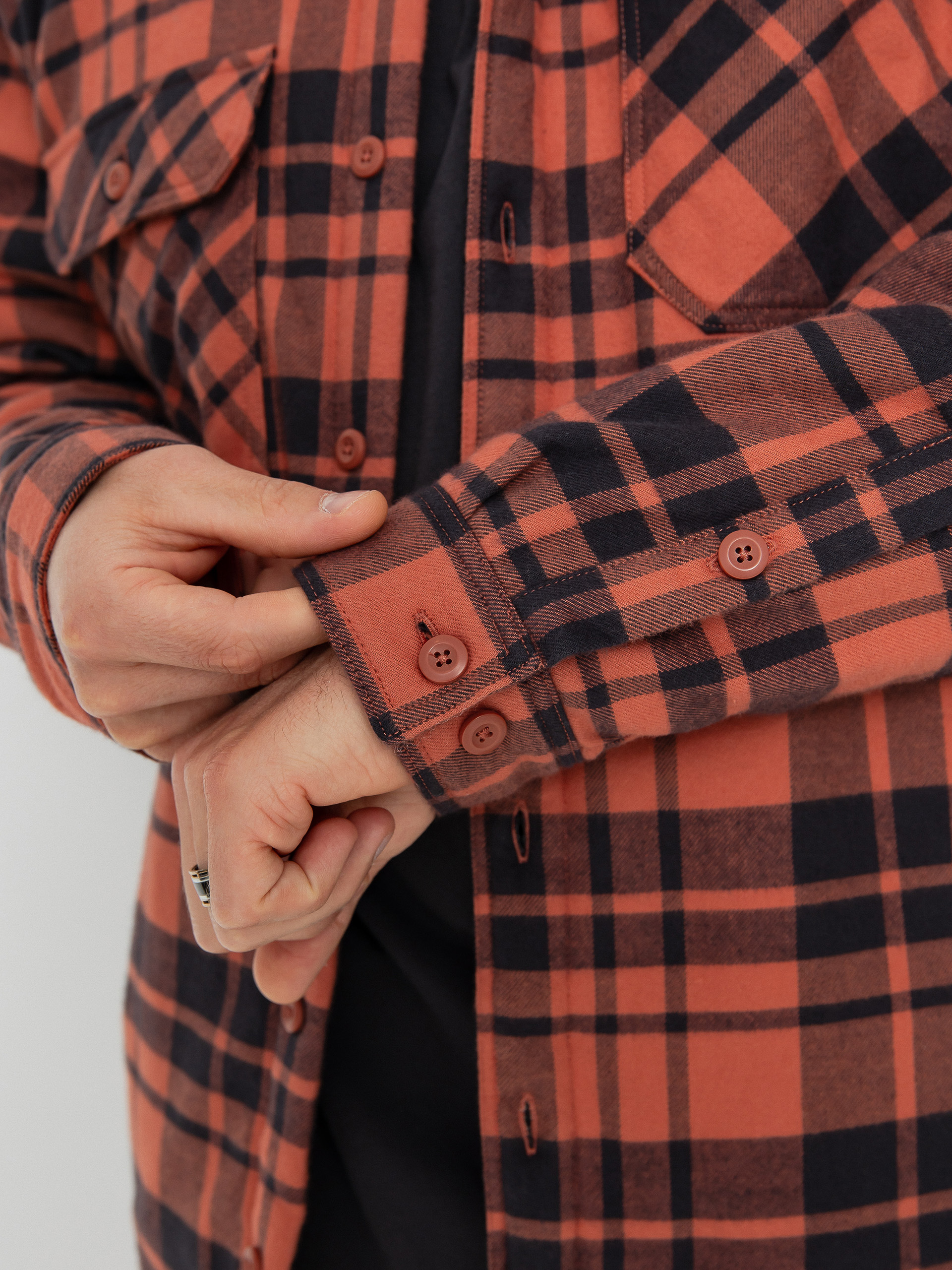 Patagonia Insulated Organic Cotton Fjord Flannel Jacket (ice caps/burl red)