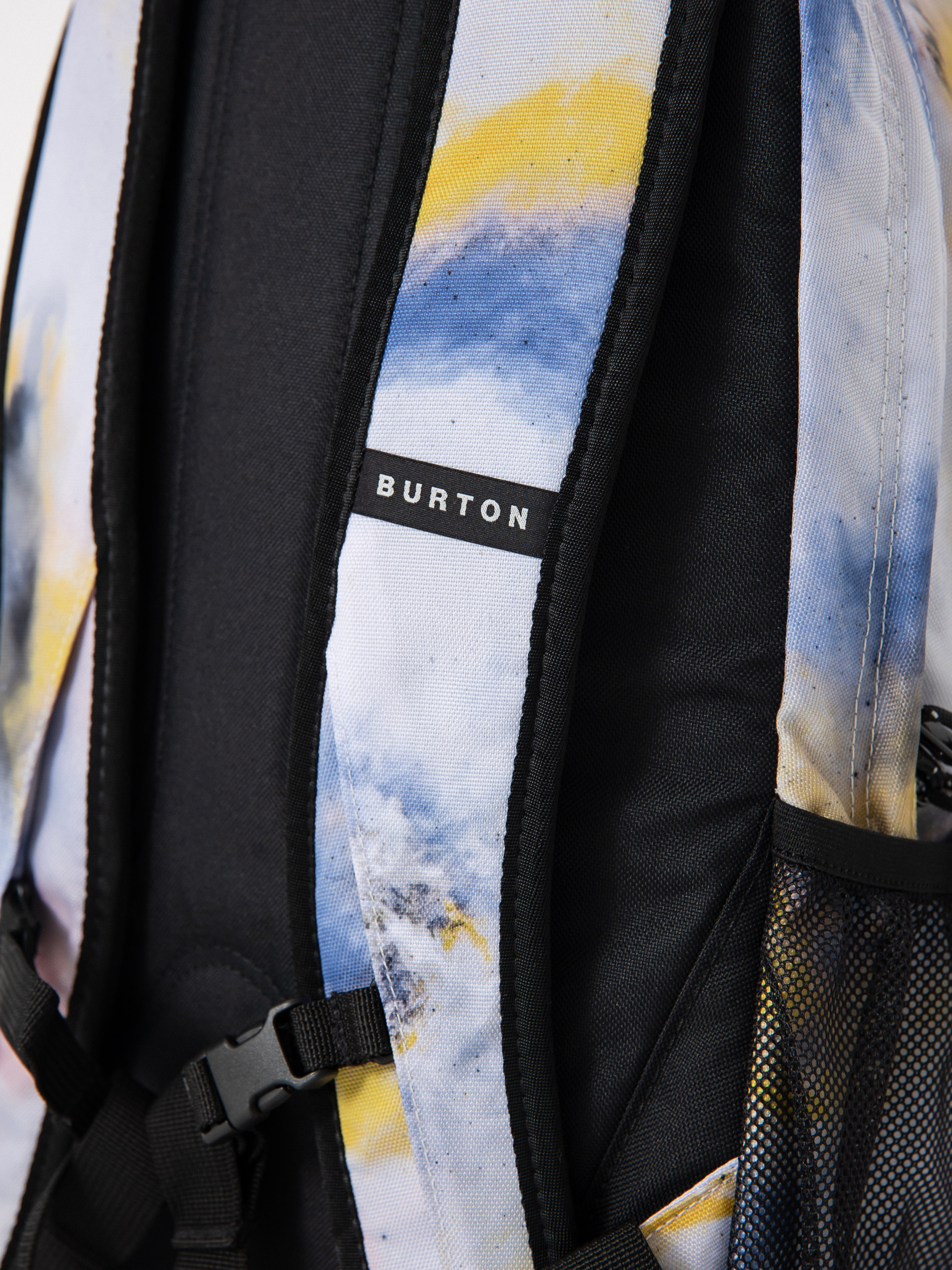 Burton Treble Yell 21L Backpack (stout white voyager)