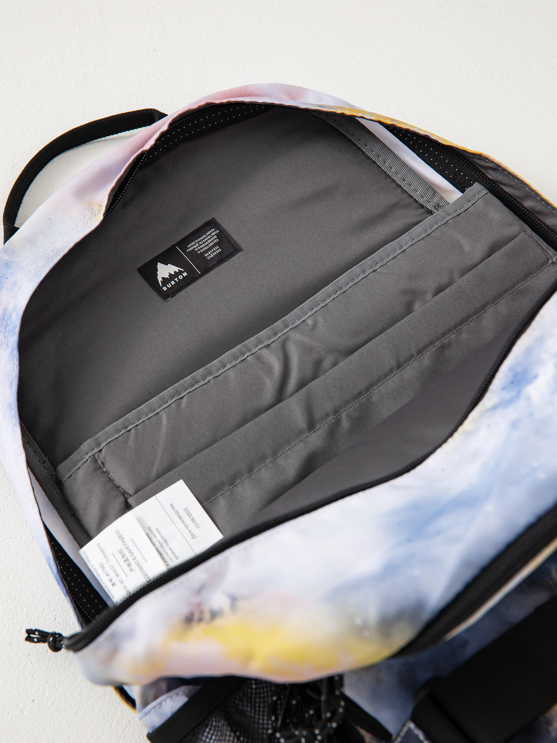 Burton Treble Yell 21L Backpack (stout white voyager)