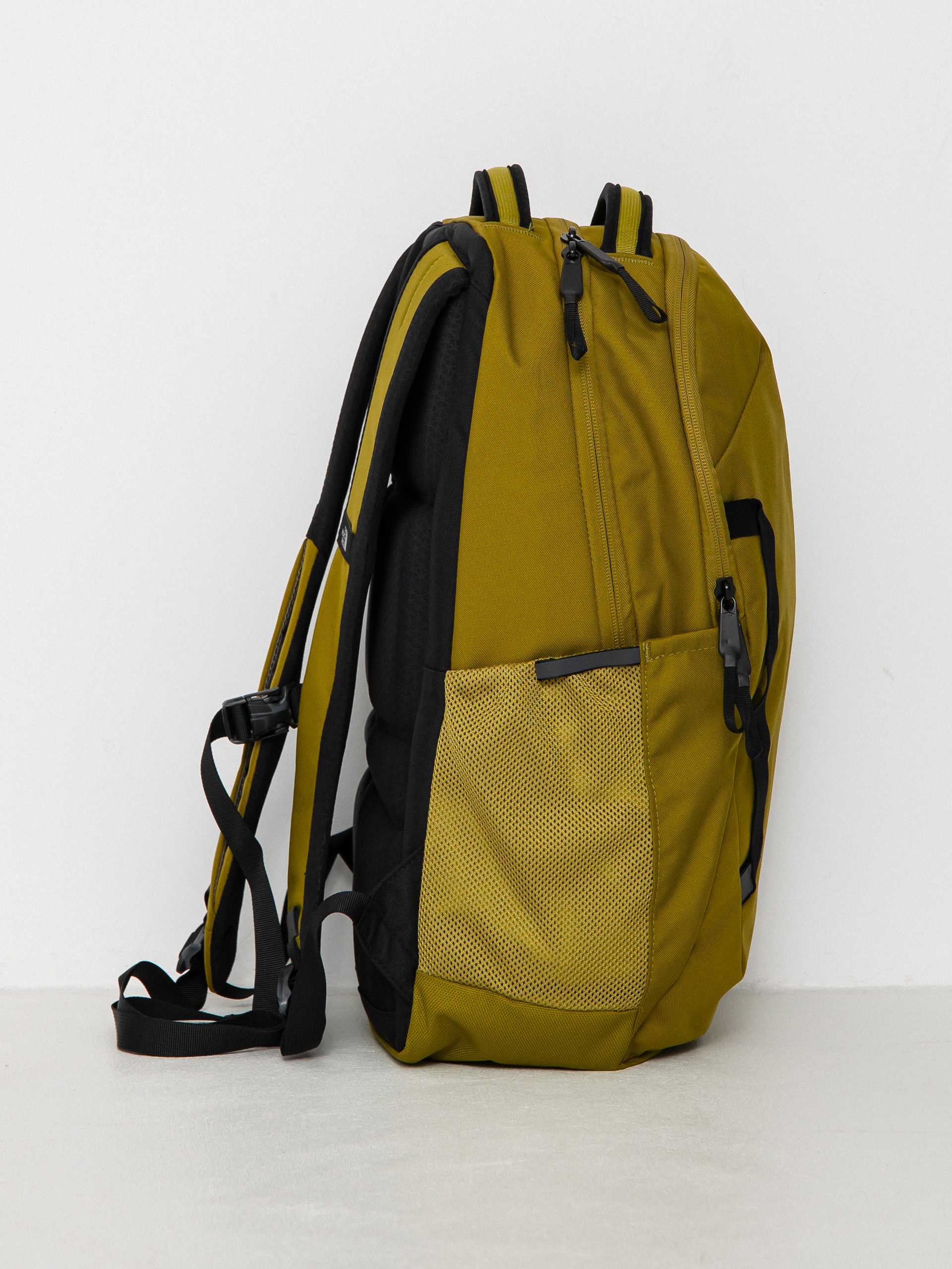 The North Face Vault Backpack (sulphur moss/tnf black)