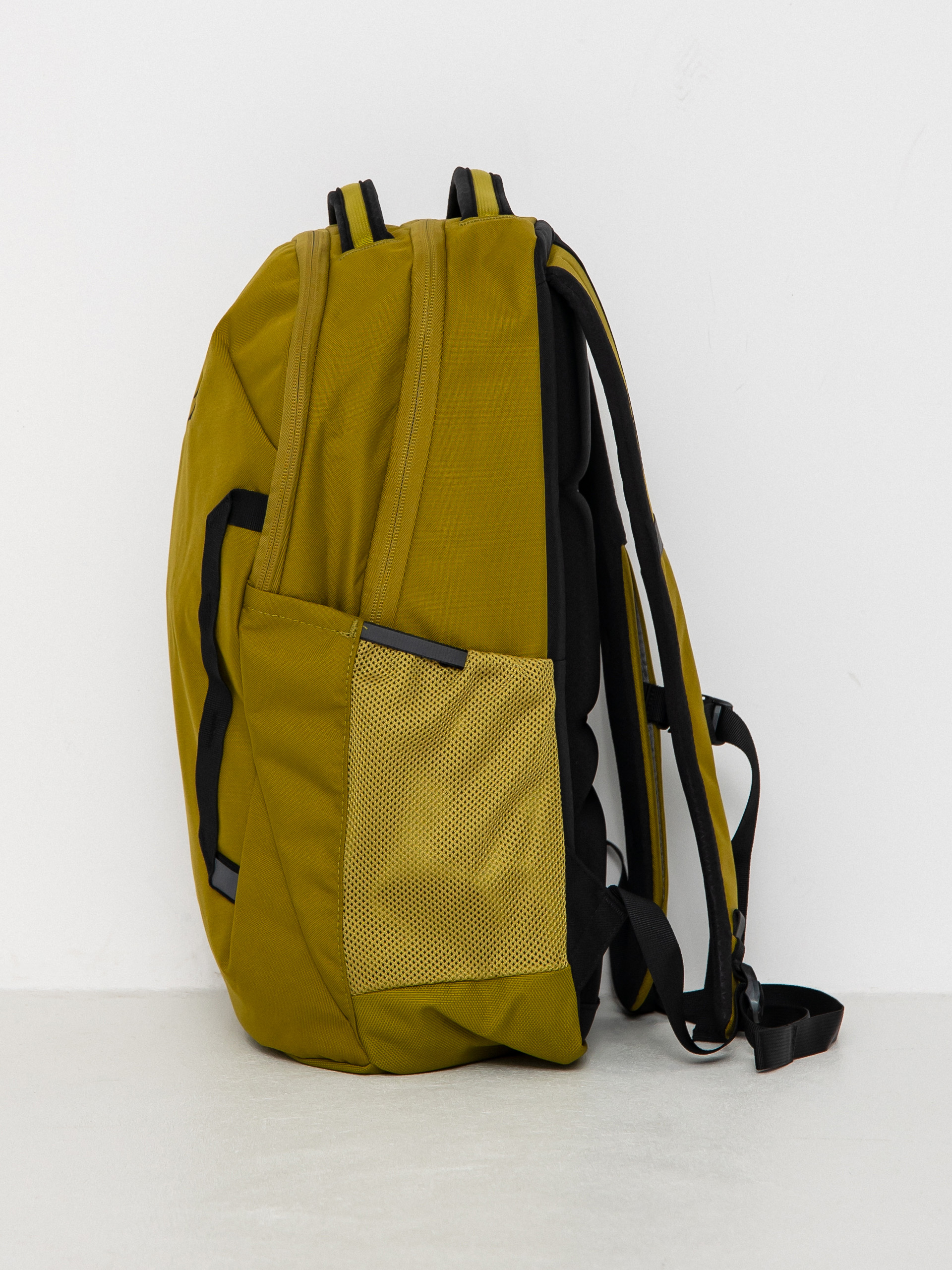 The North Face Vault Backpack (sulphur moss/tnf black)