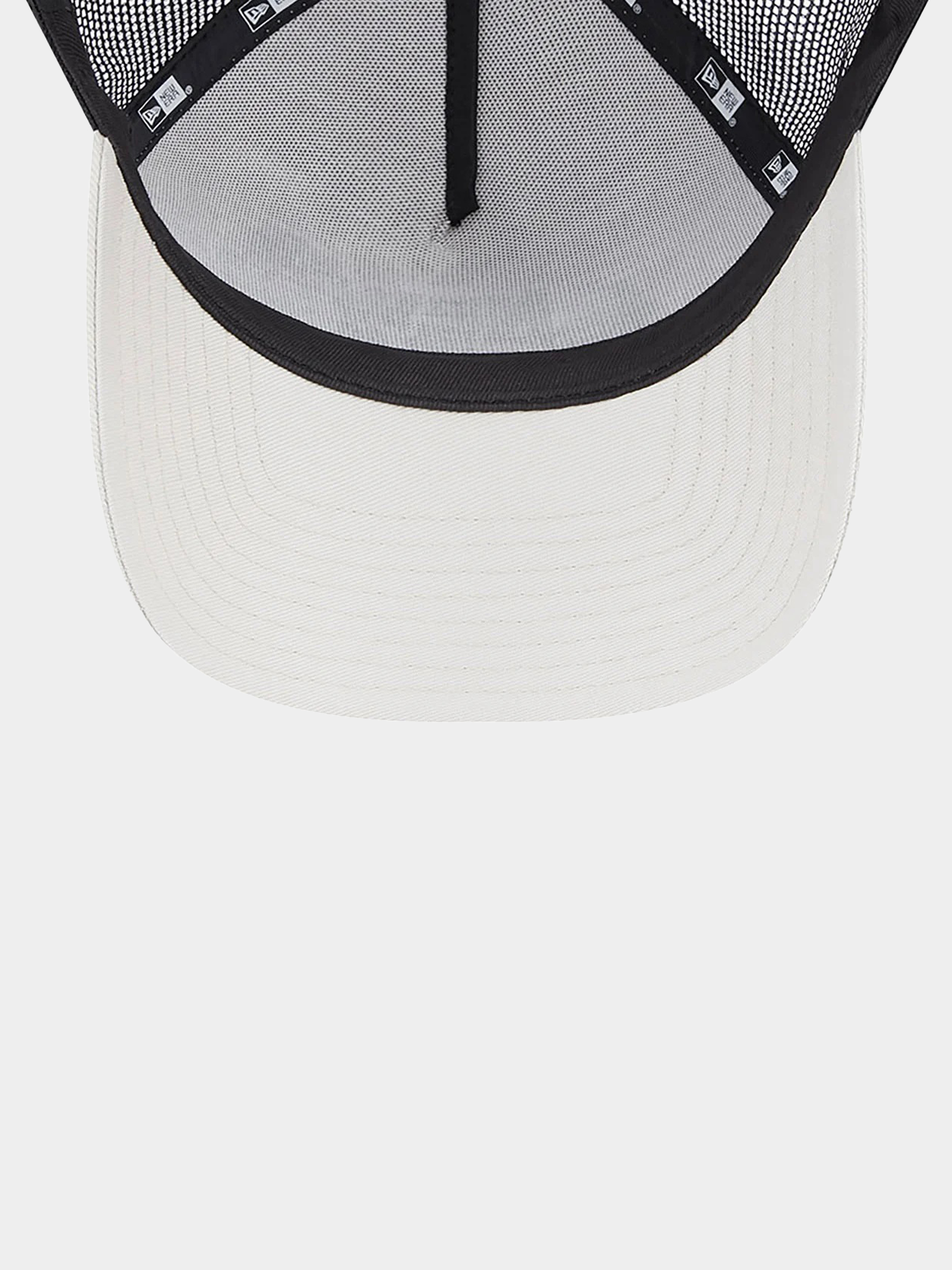 New Era Looney Tunes Trucker Cap (stone/black)
