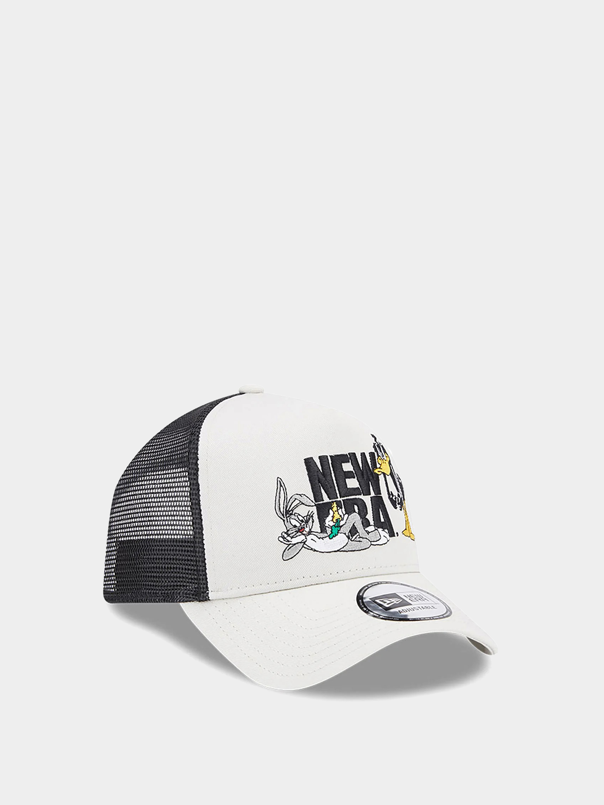 New Era Looney Tunes Trucker Cap (stone/black)