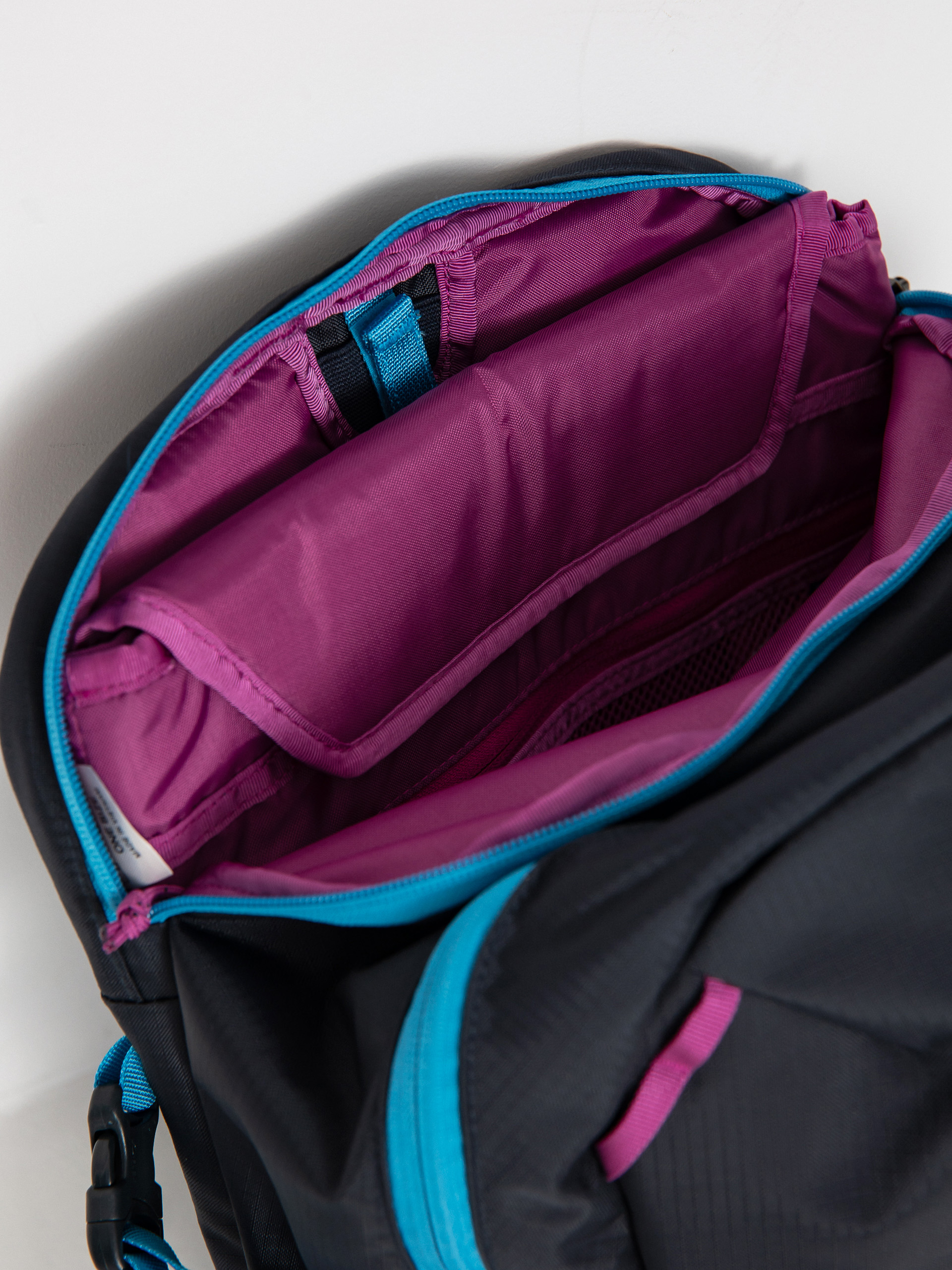 Patagonia Refugio Day Pack 26L Backpack (pitch blue)