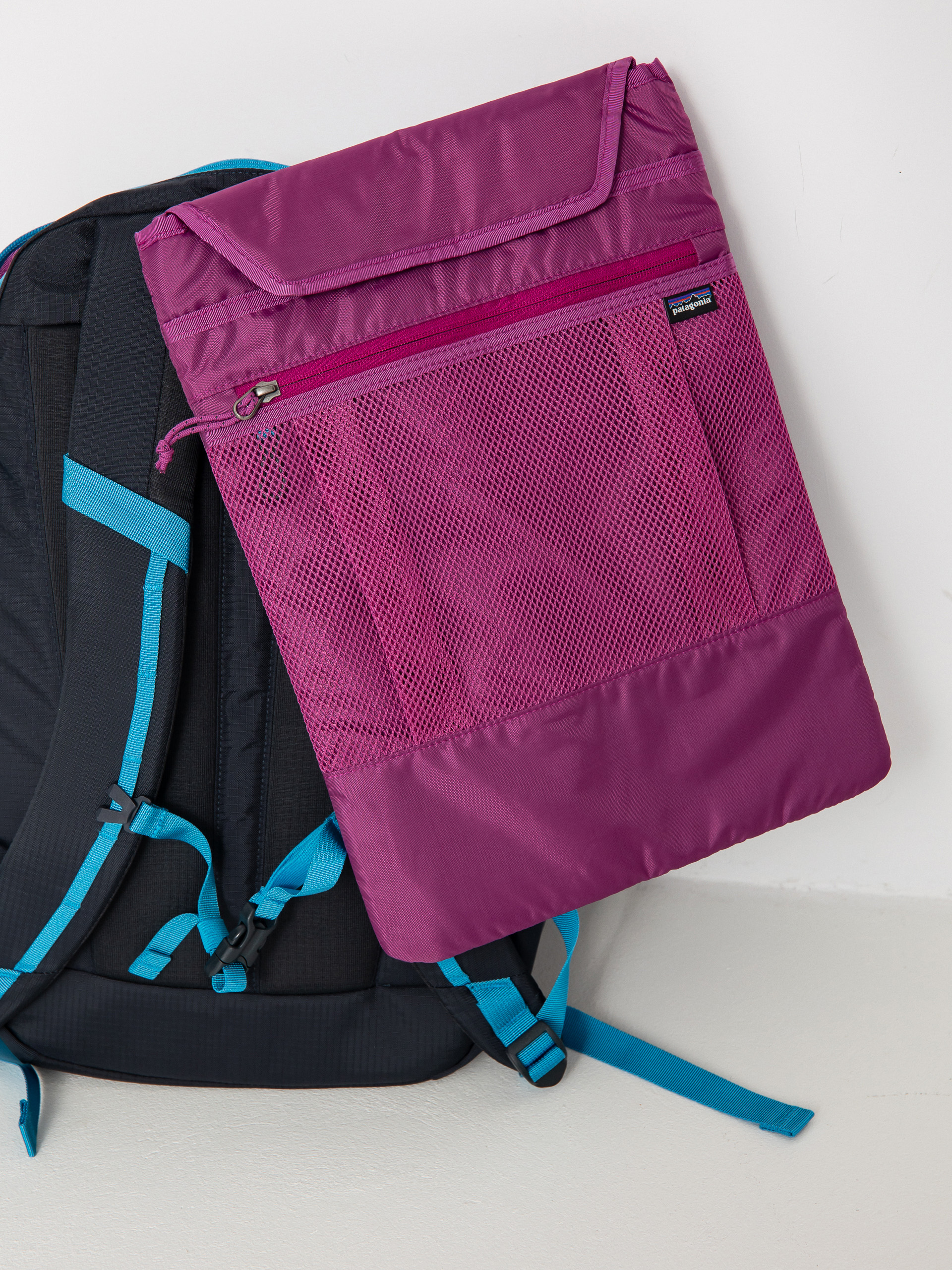 Patagonia Refugio Day Pack 26L Backpack (pitch blue)