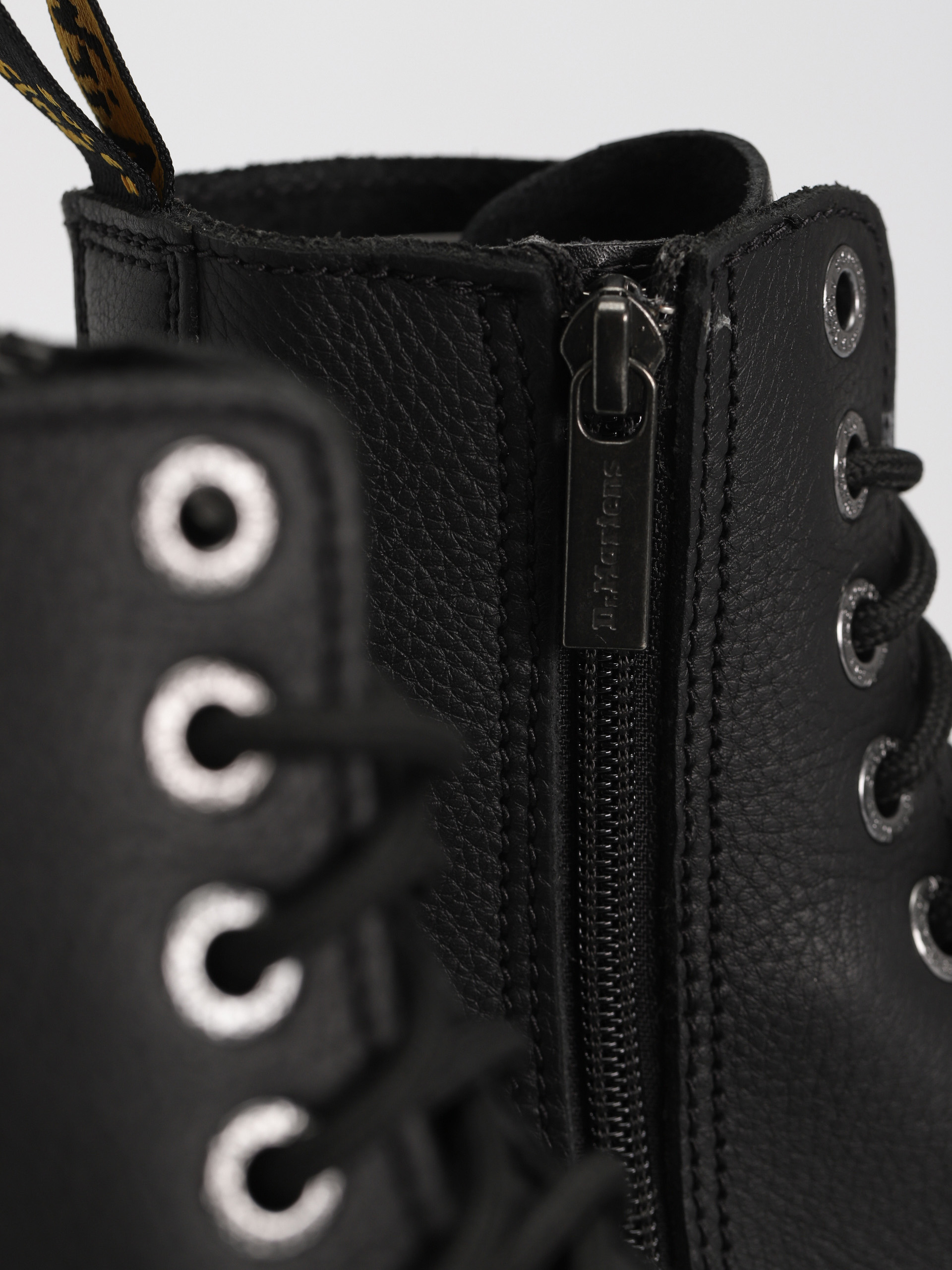 Dr. Martens Jadon III Schuhe (black pisa)