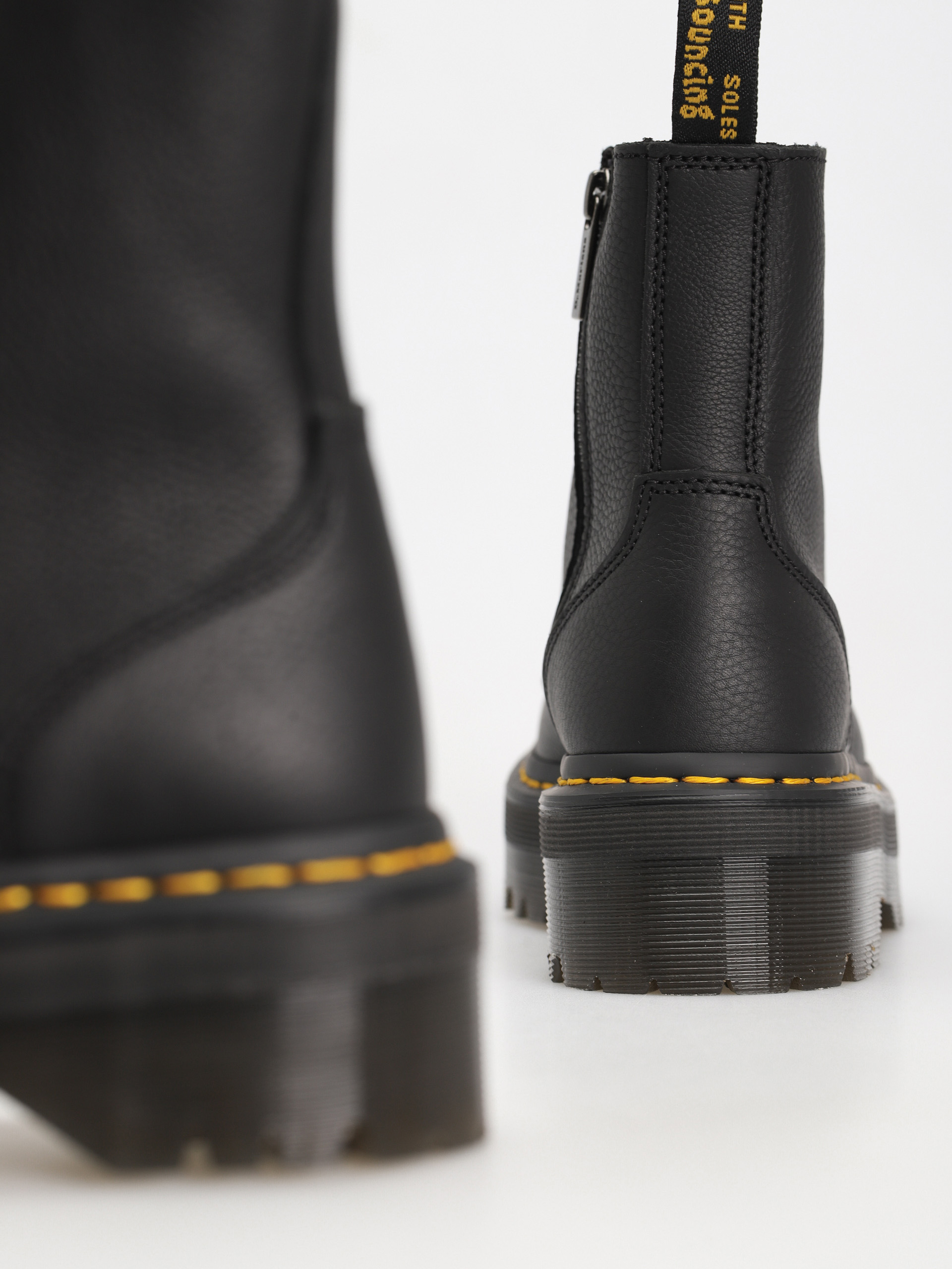 Dr. Martens Jadon III Schuhe (black pisa)