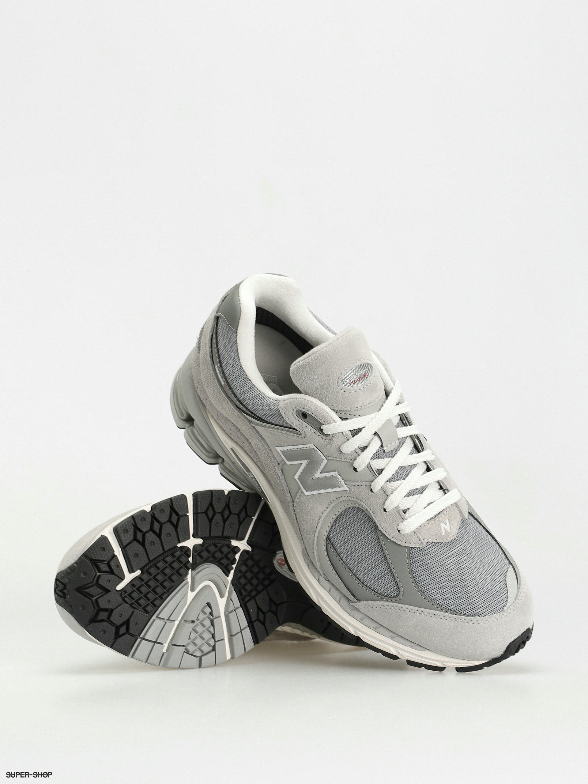 New Balance 2002 Shoes (concrete)