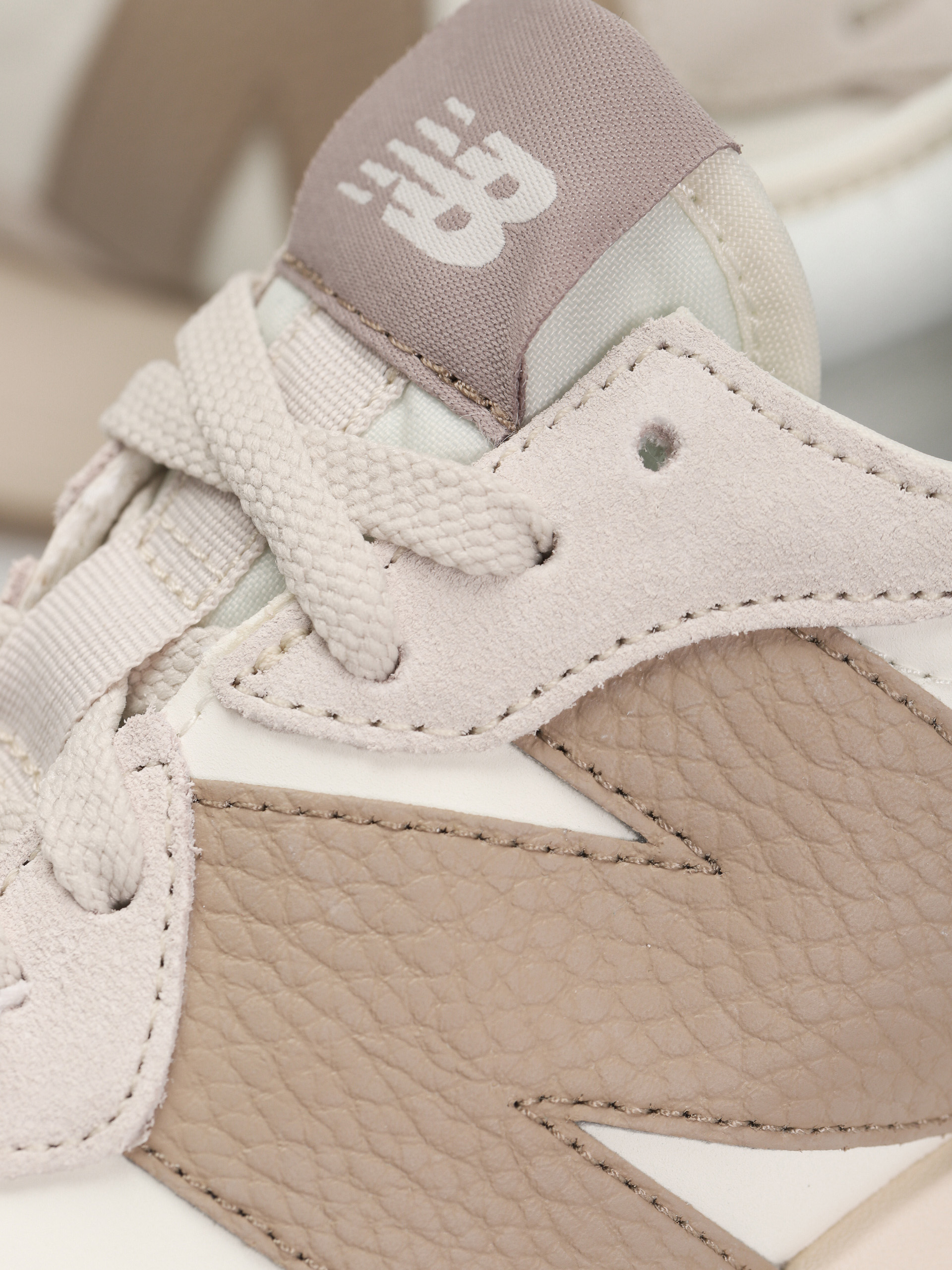 New Balance 327 Shoes (driftwood)