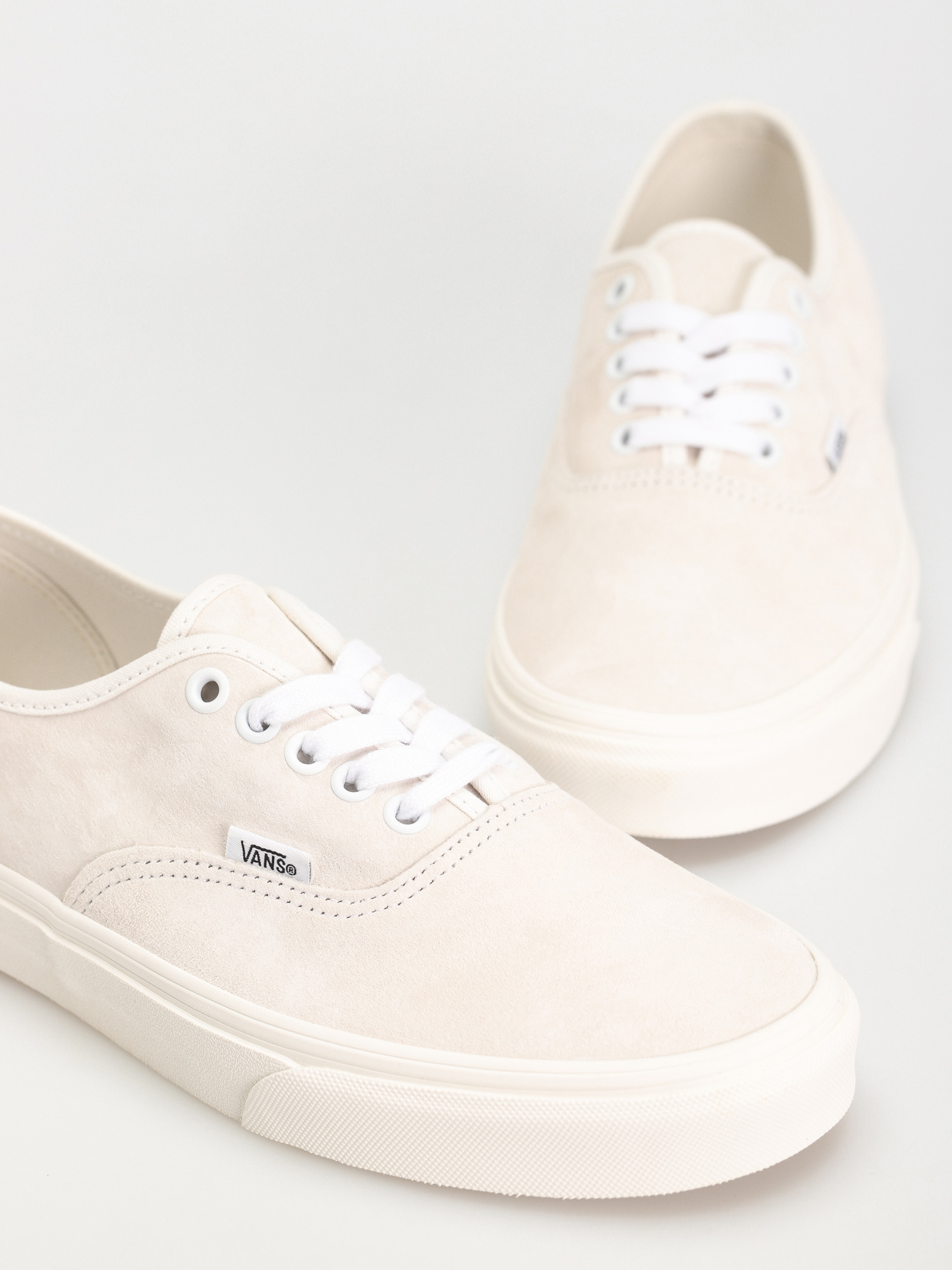 Vans Authentic Shoes (pig suede blanc de blanc)