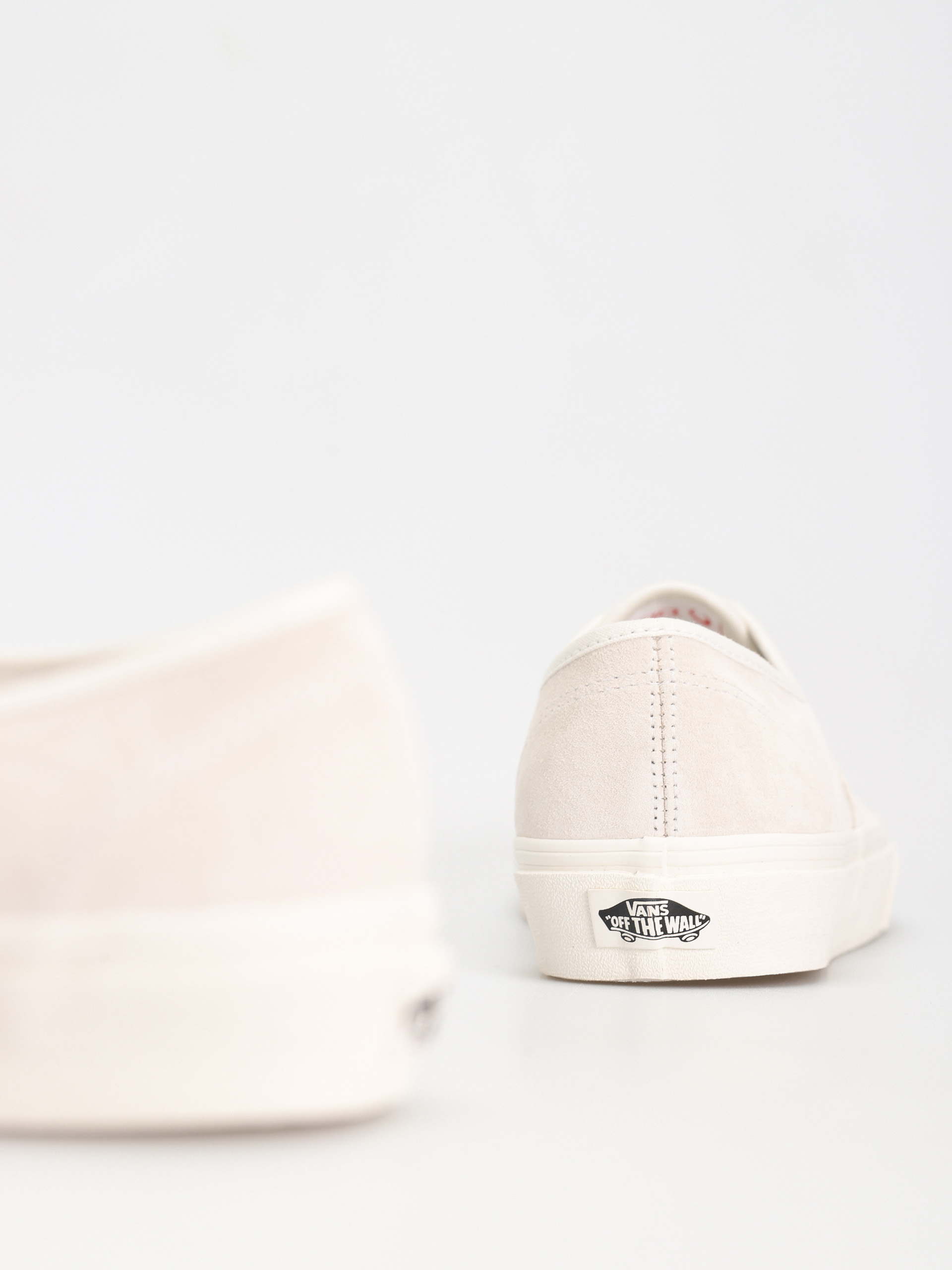 Vans Authentic Shoes (pig suede blanc de blanc)