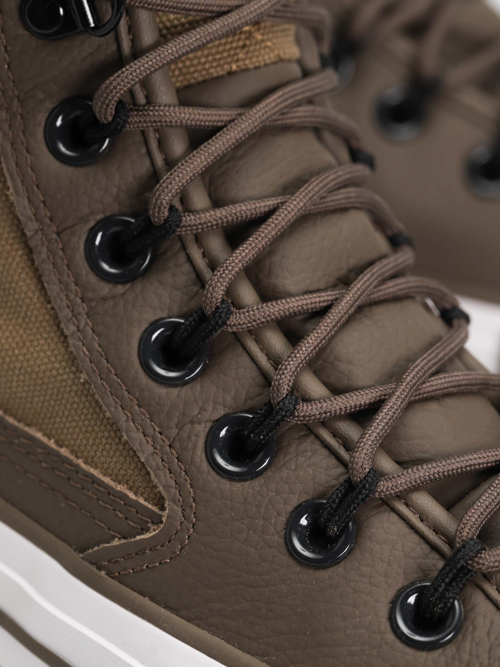 Converse Chuck Taylor All Star All Terrain Hi Chucks (engine smoke)