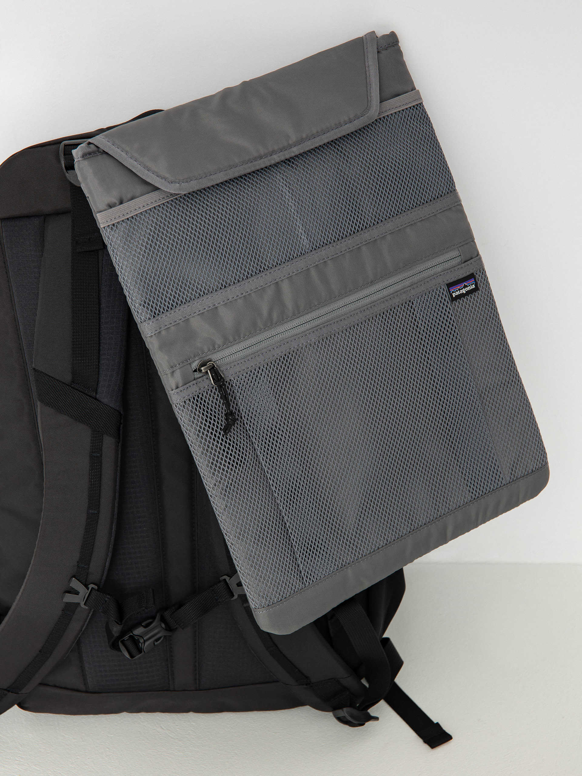Patagonia Refugio Day Pack 30L Backpack - black (black)