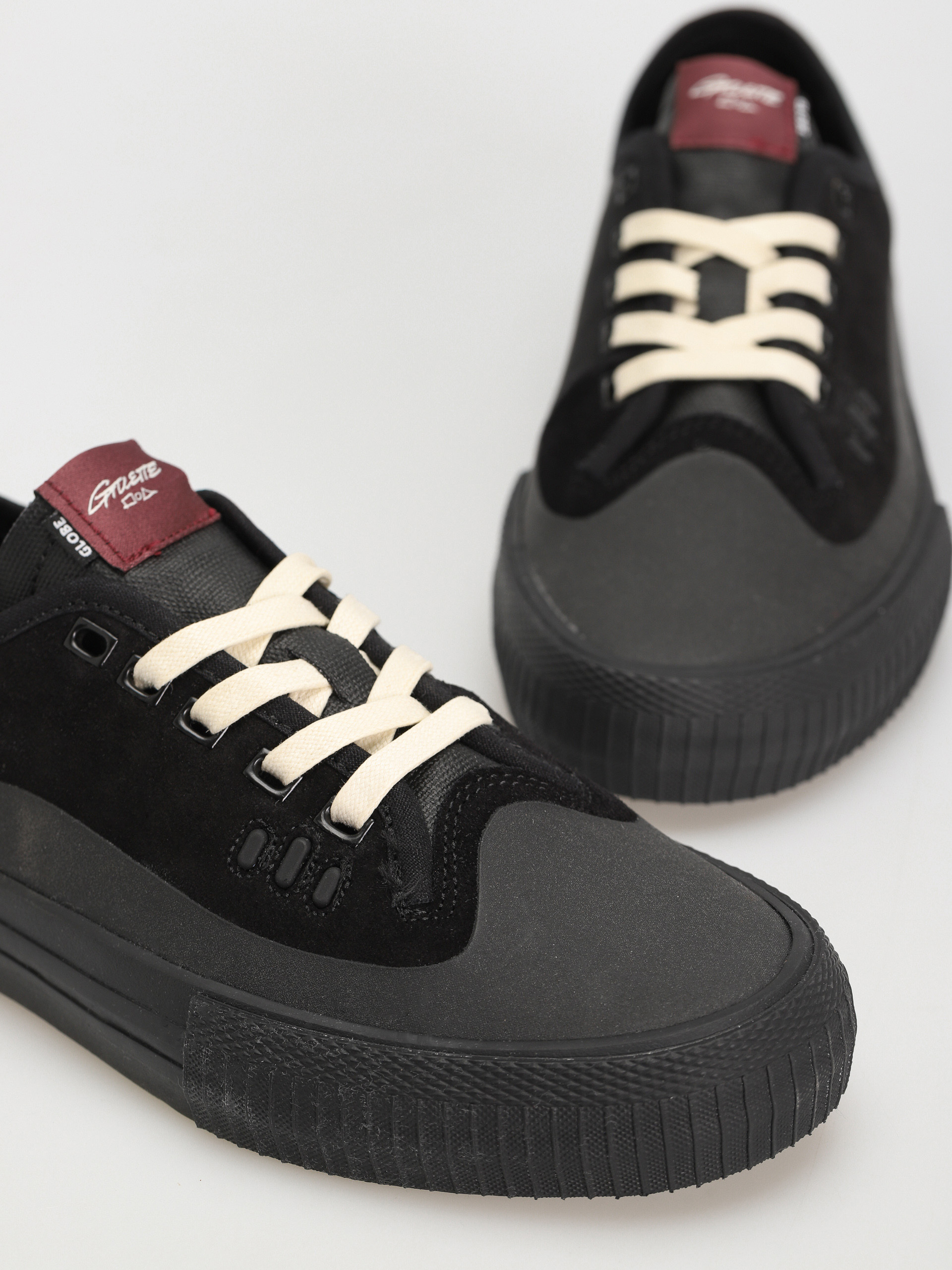 Globe Gillette Schuhe (black/black suede)