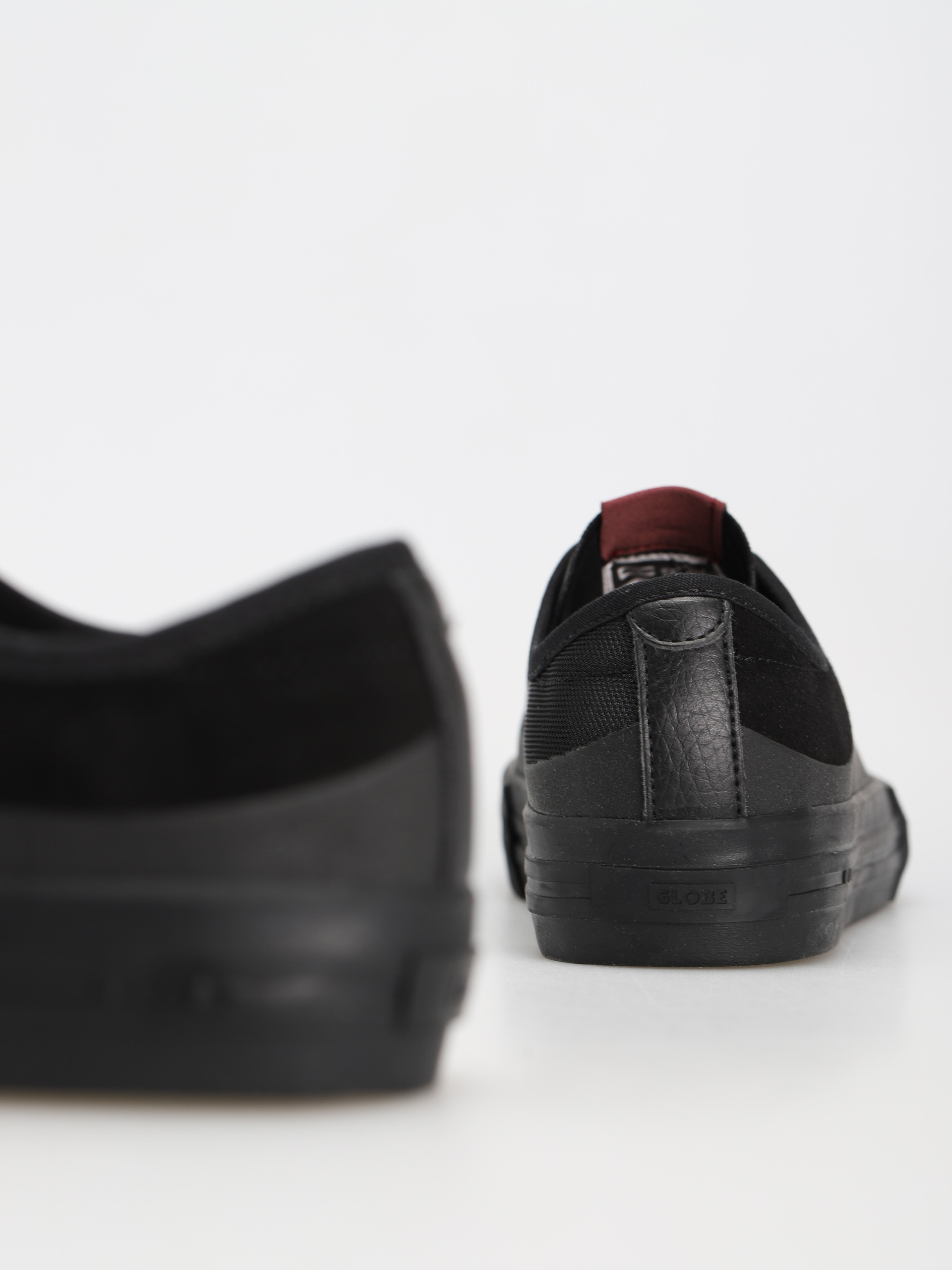 Globe Gillette Schuhe (black/black suede)