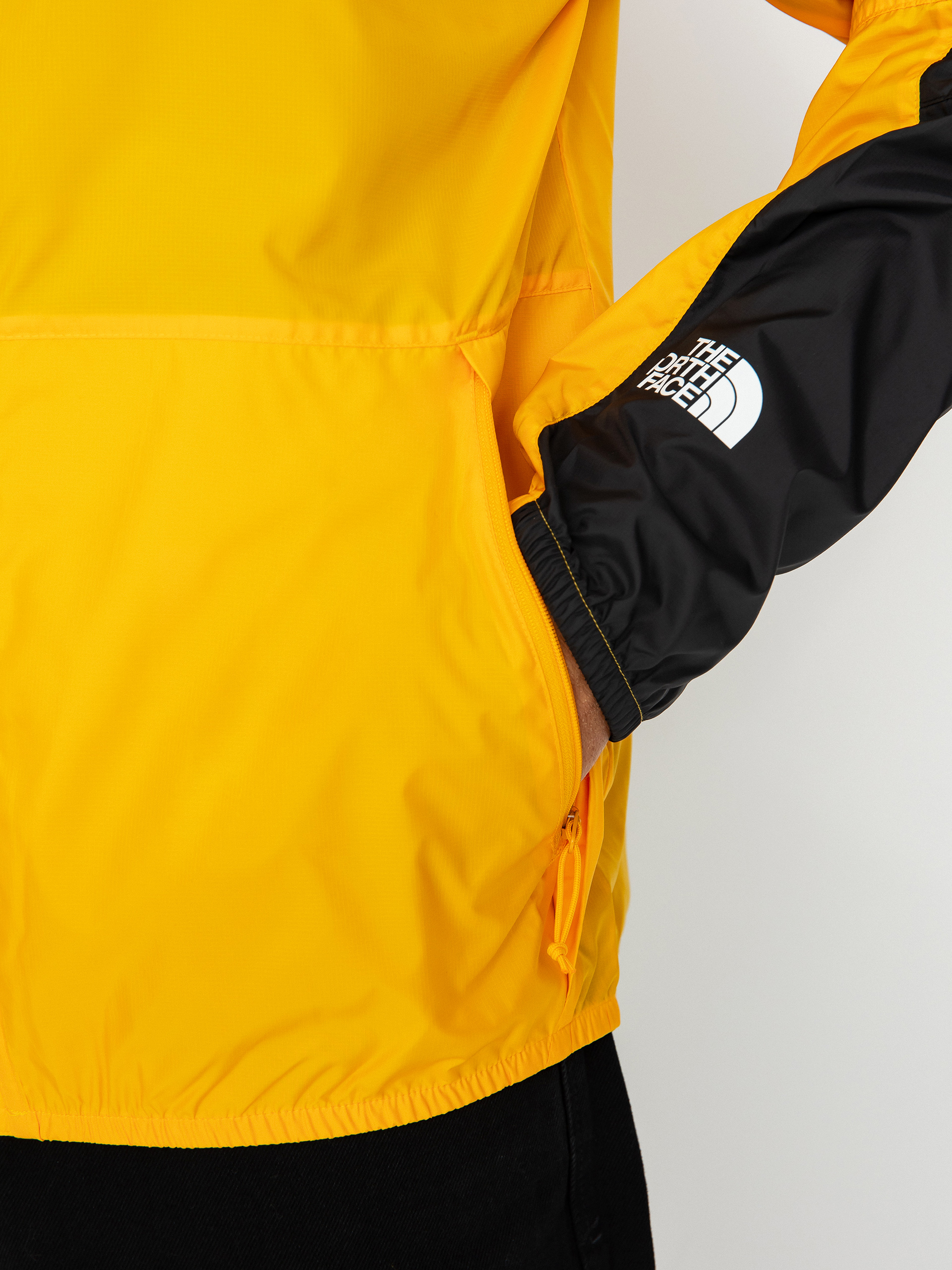 The North Face Seasonal Mountain Jacket (summit gold/tnf black)