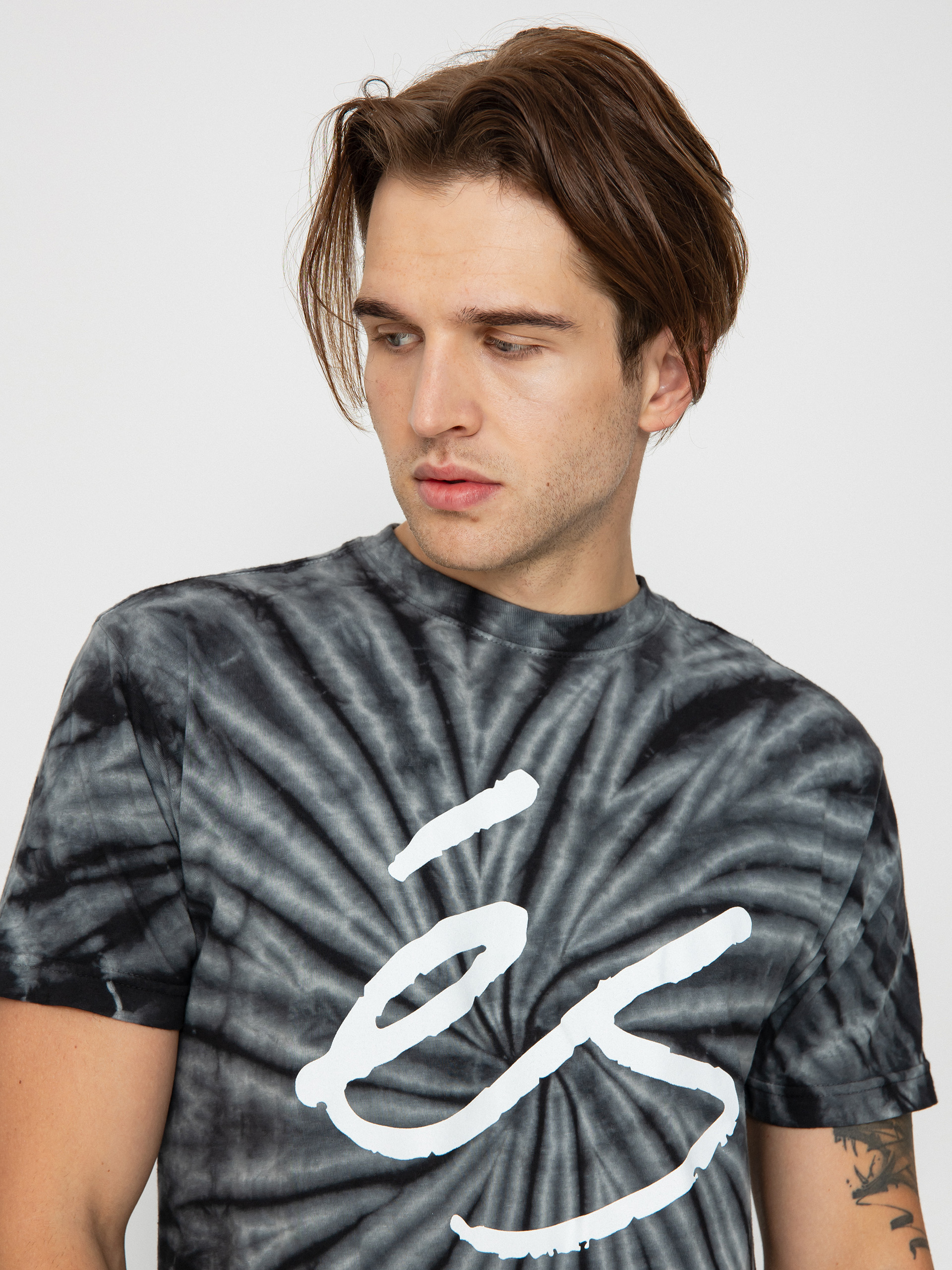 eS Script Tye Dye T-shirt (black)