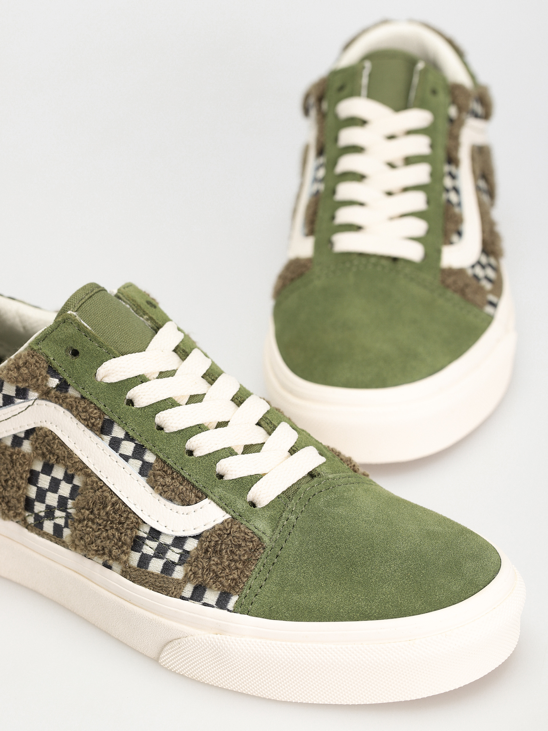 Vans Old Skool Shoes (tufted check loden green)