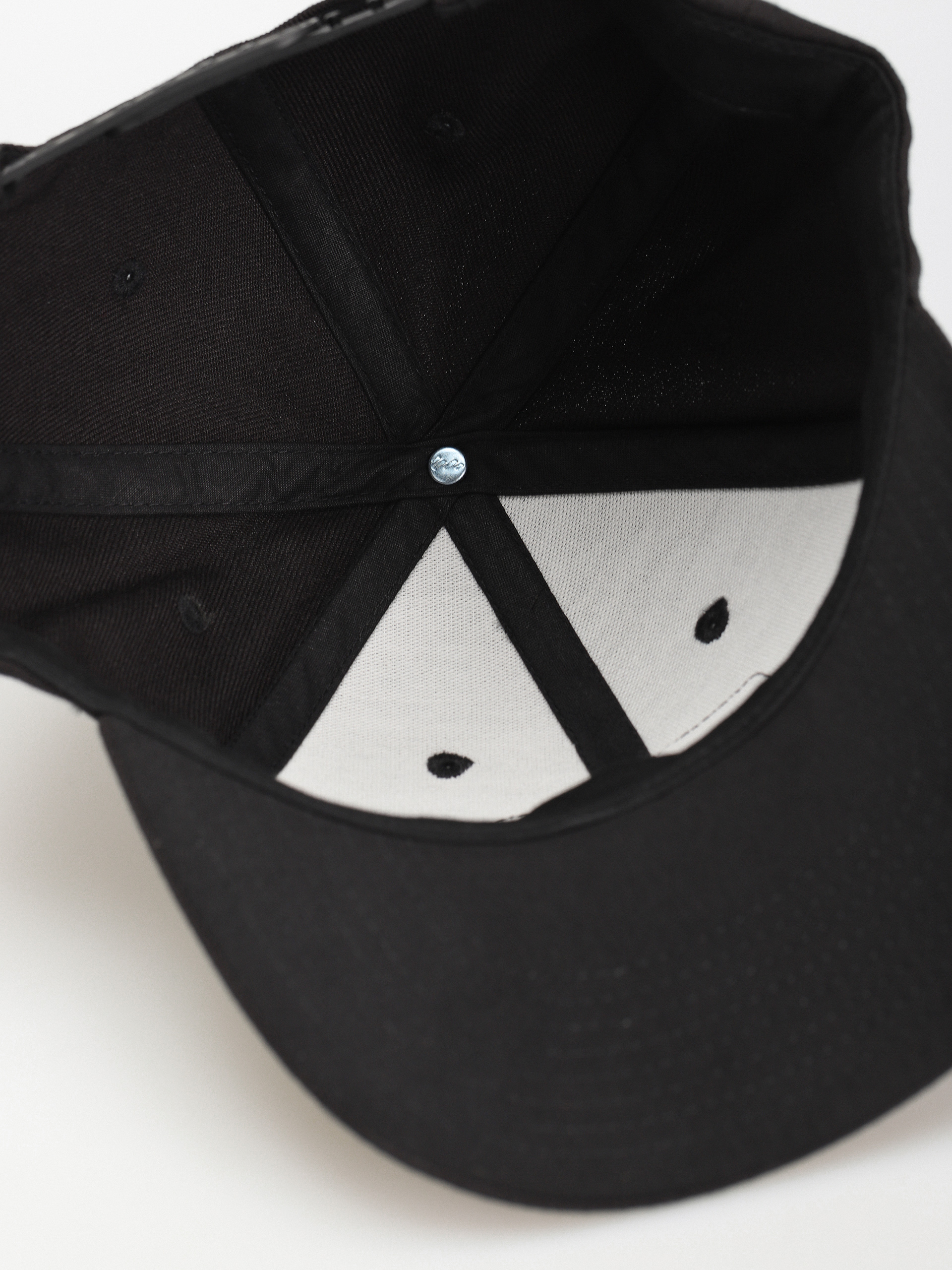 Salty Crew Stealth 6 Panel Cap (black)