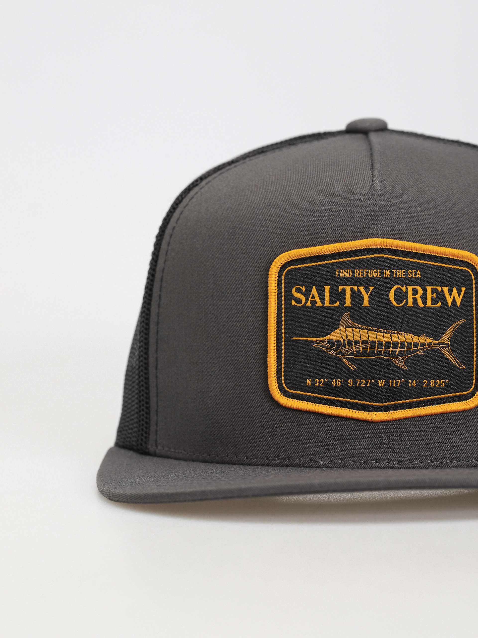 Salty Crew Stealth Trucker Cap (charcoal/black)