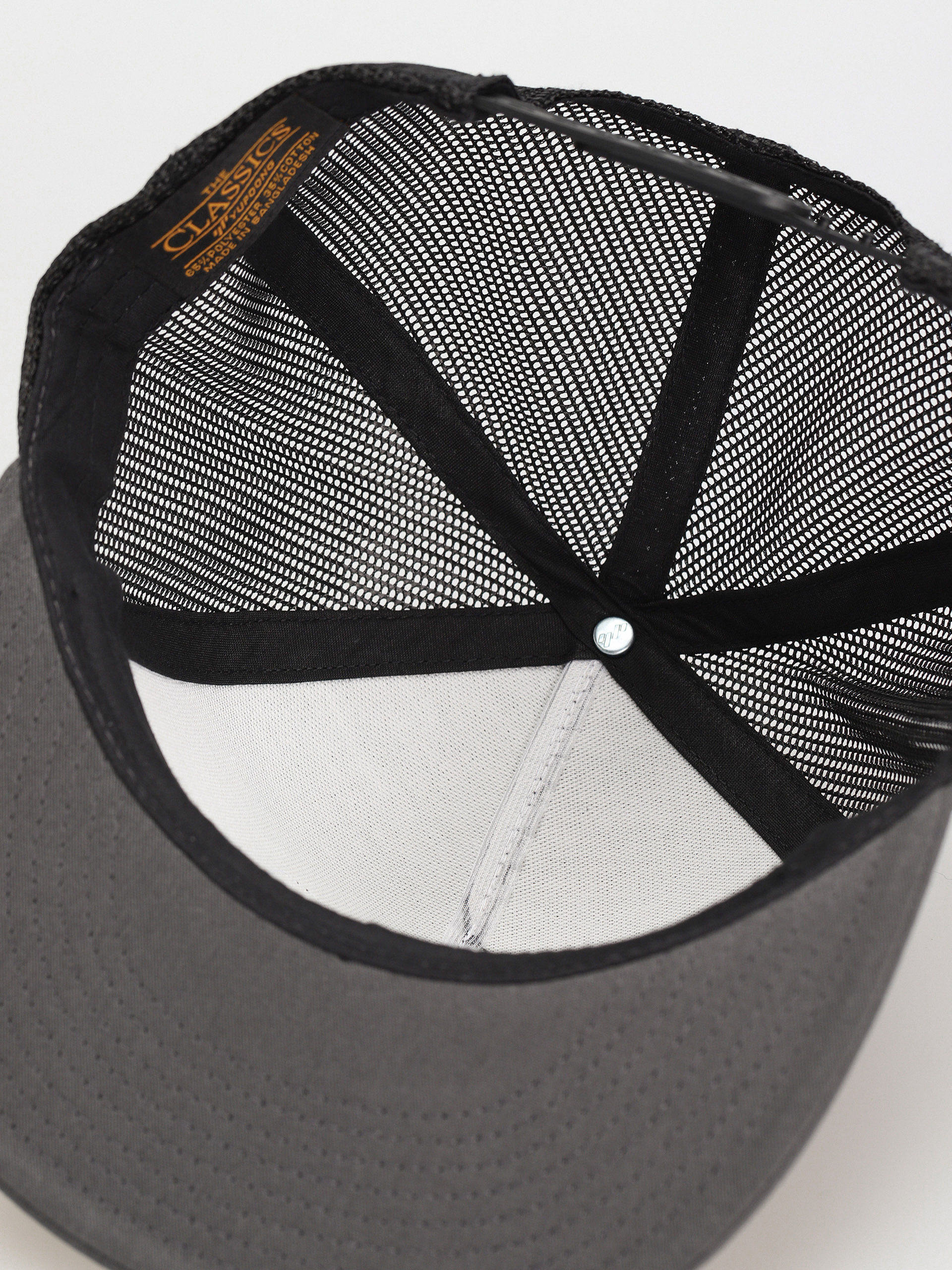 Salty Crew Stealth Trucker Cap (charcoal/black)