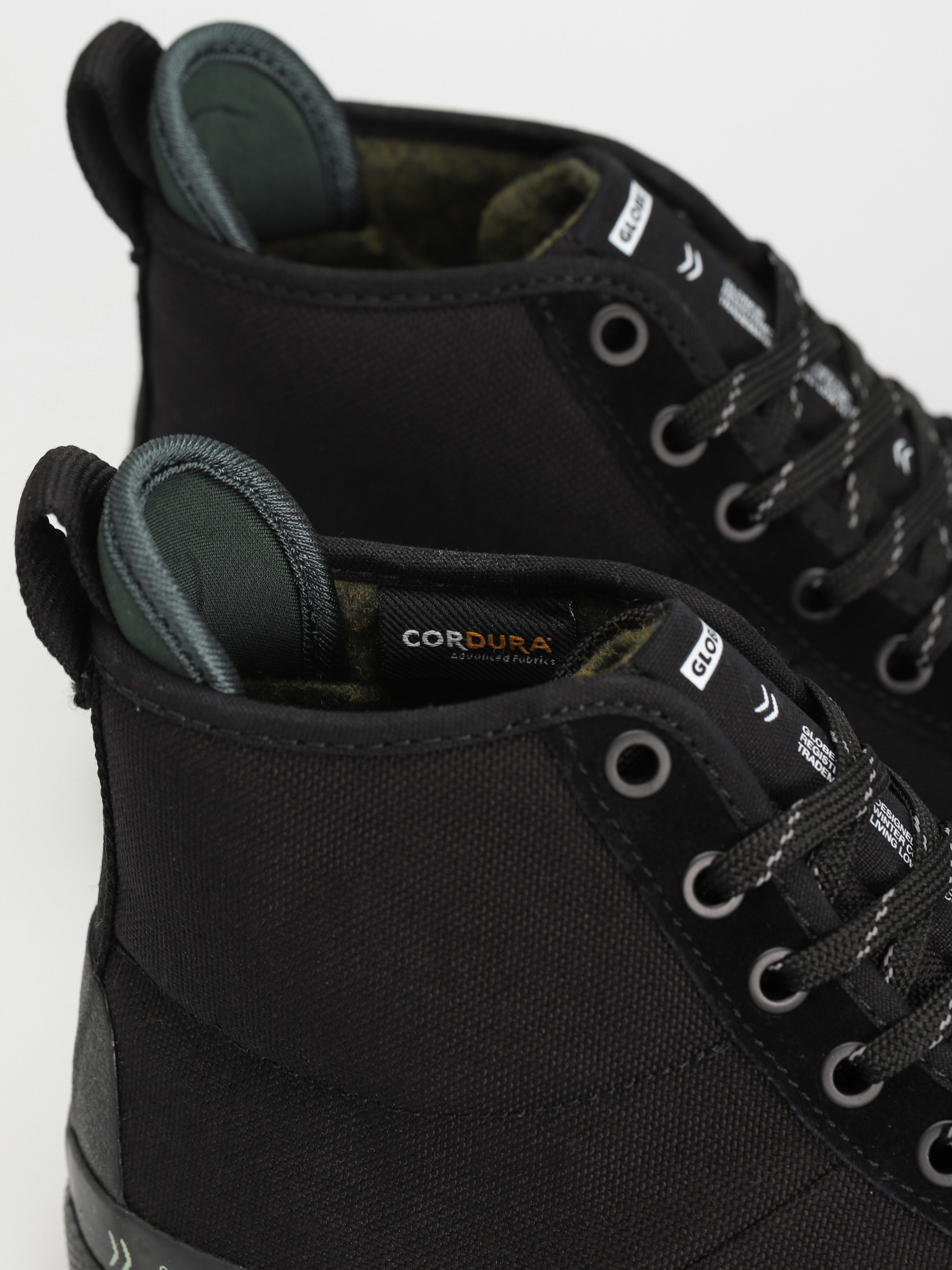 Globe Los Angered II Winter Schuhe (black/summit)