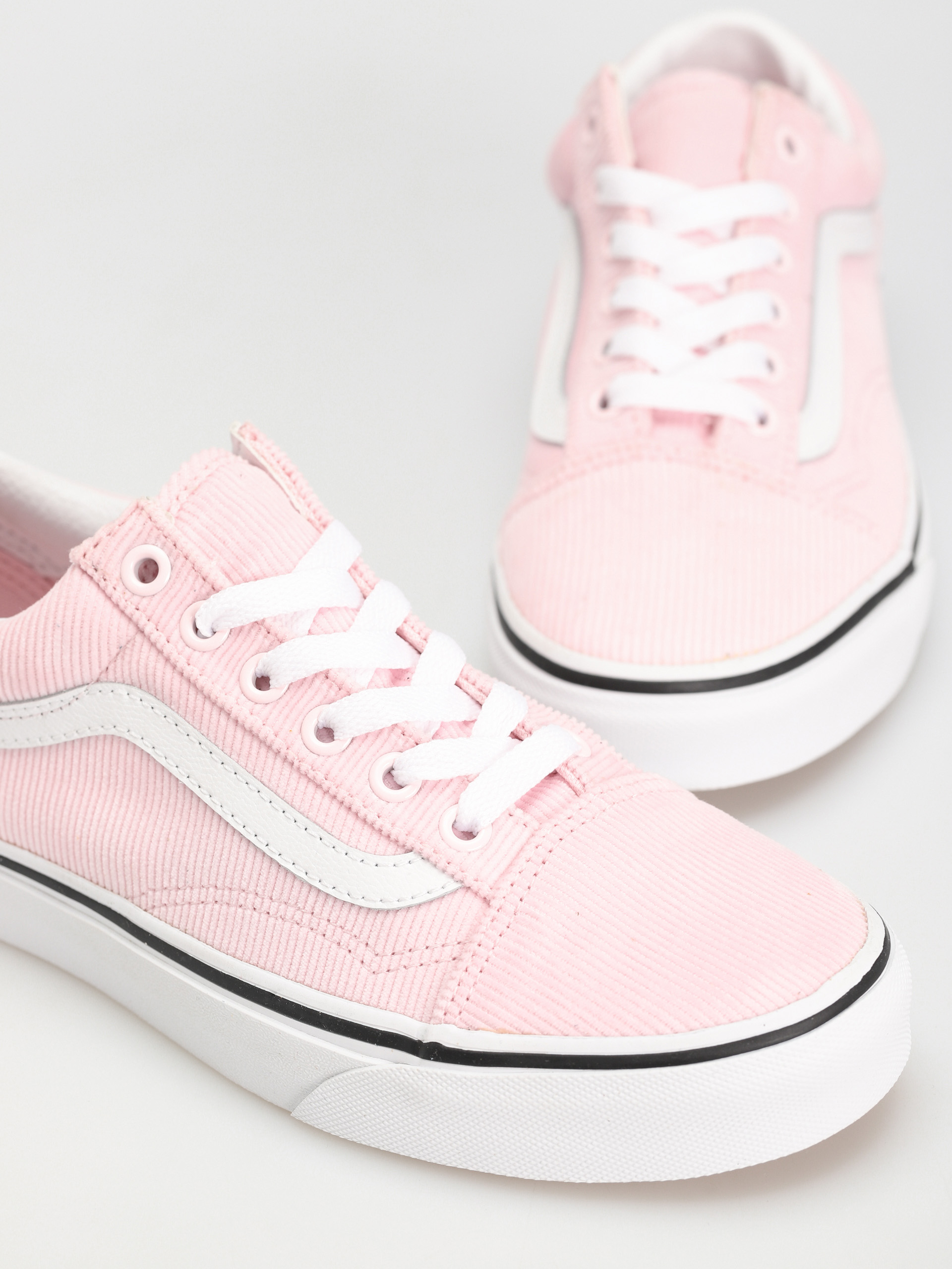 Vans Old Skool Shoes (mini cord pink)