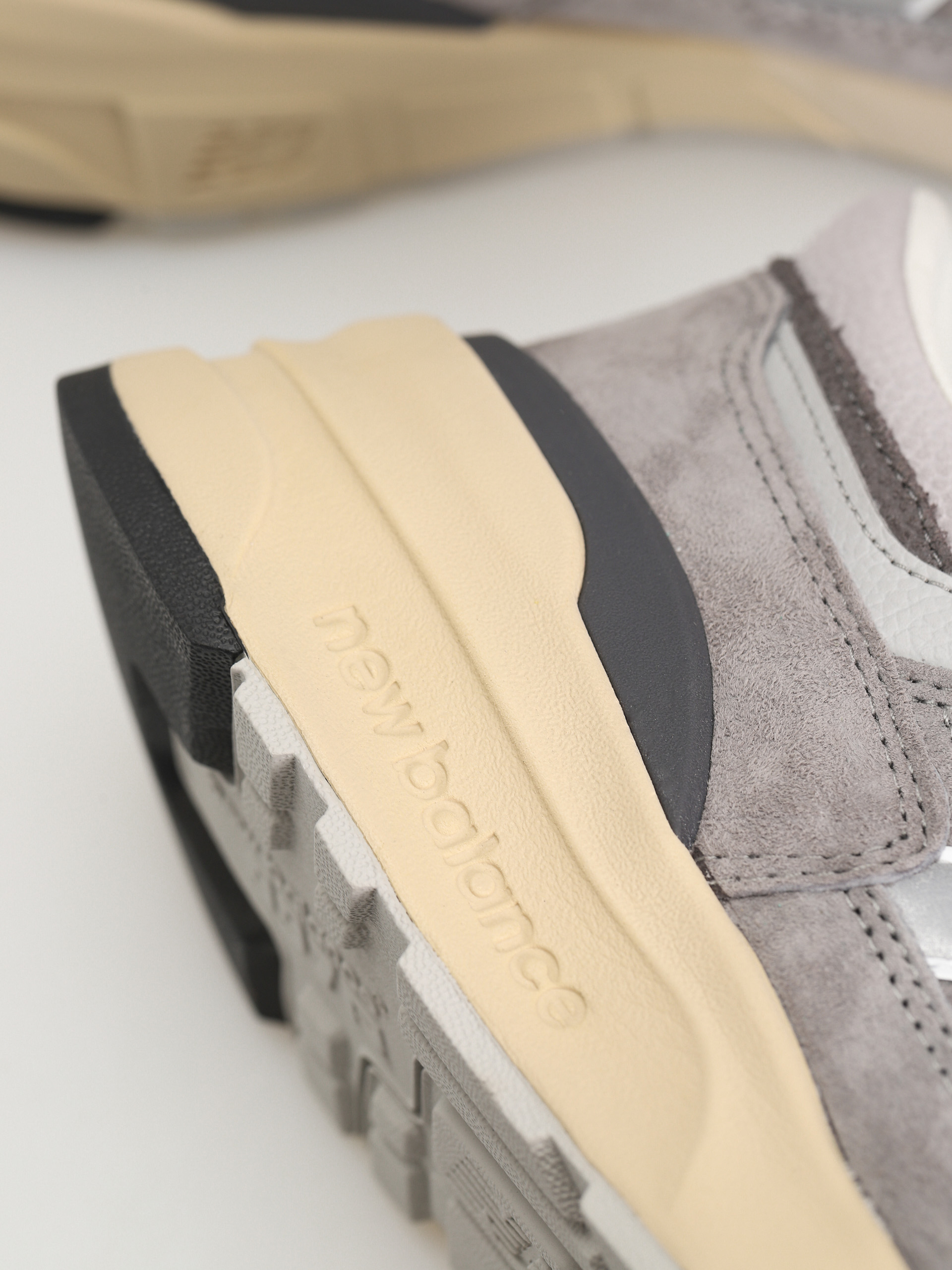 New Balance 997 Shoes (shadow grey)