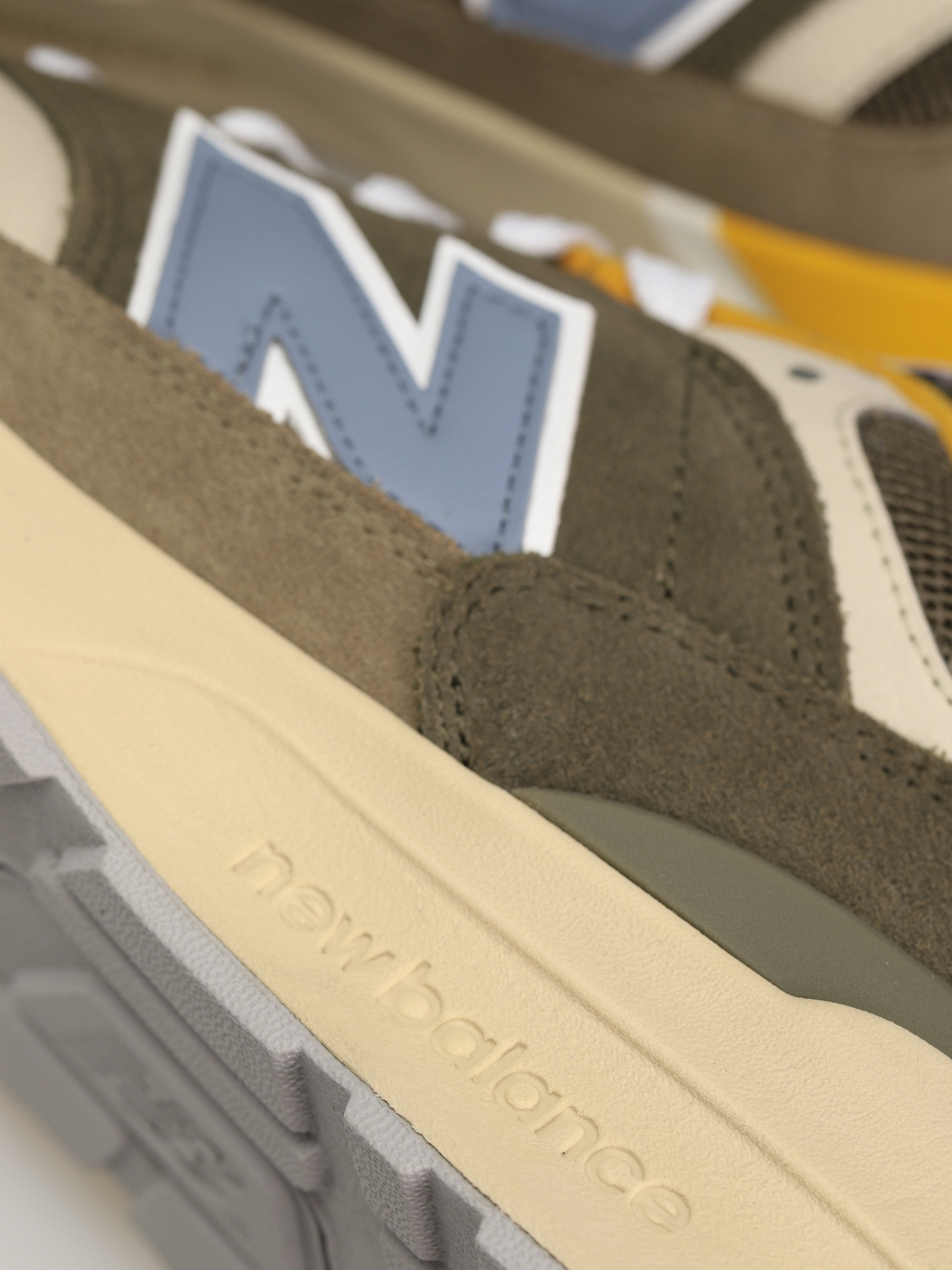 New Balance 997 Shoes (covert green)