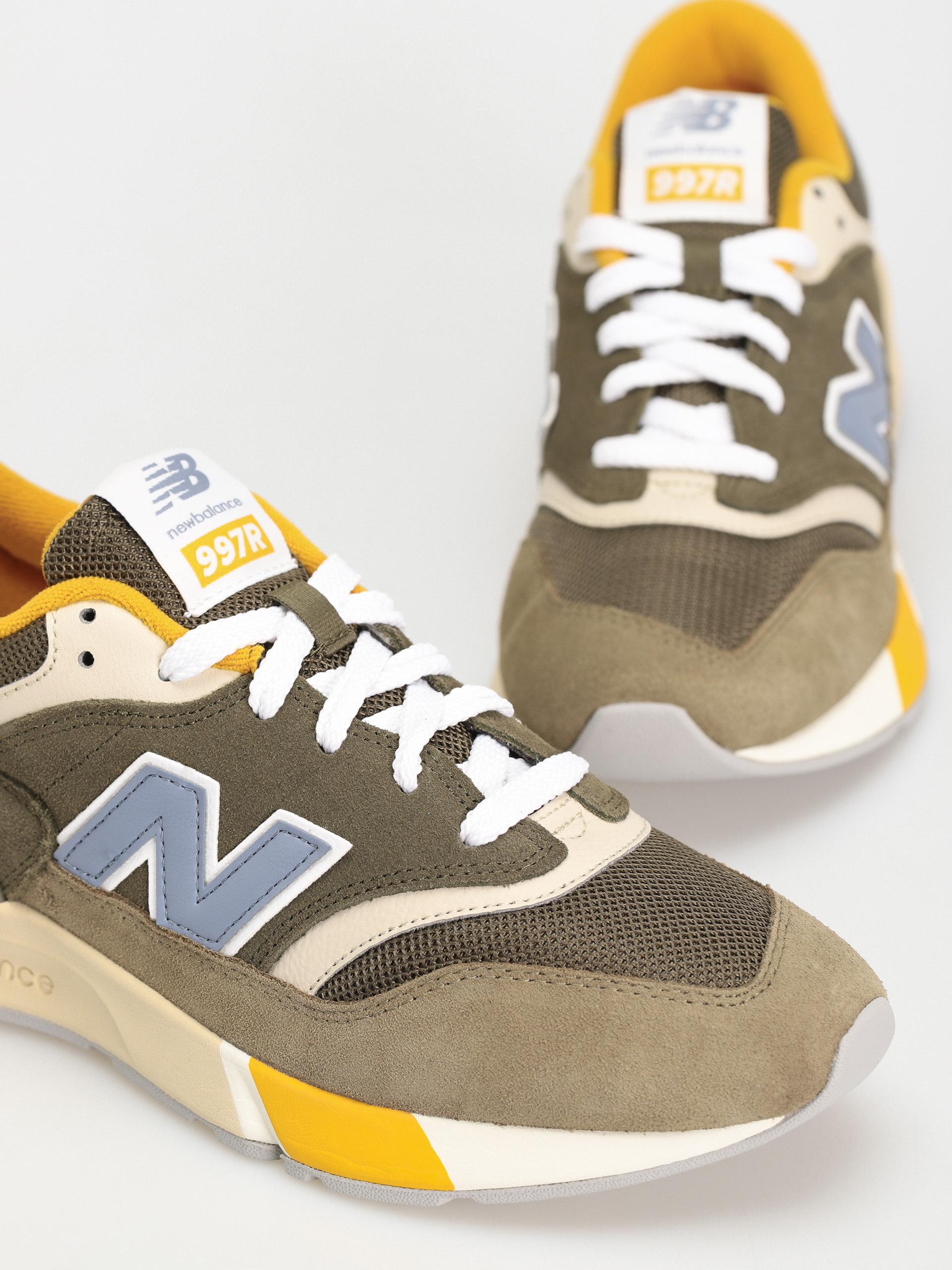 New Balance 997 Shoes (covert green)