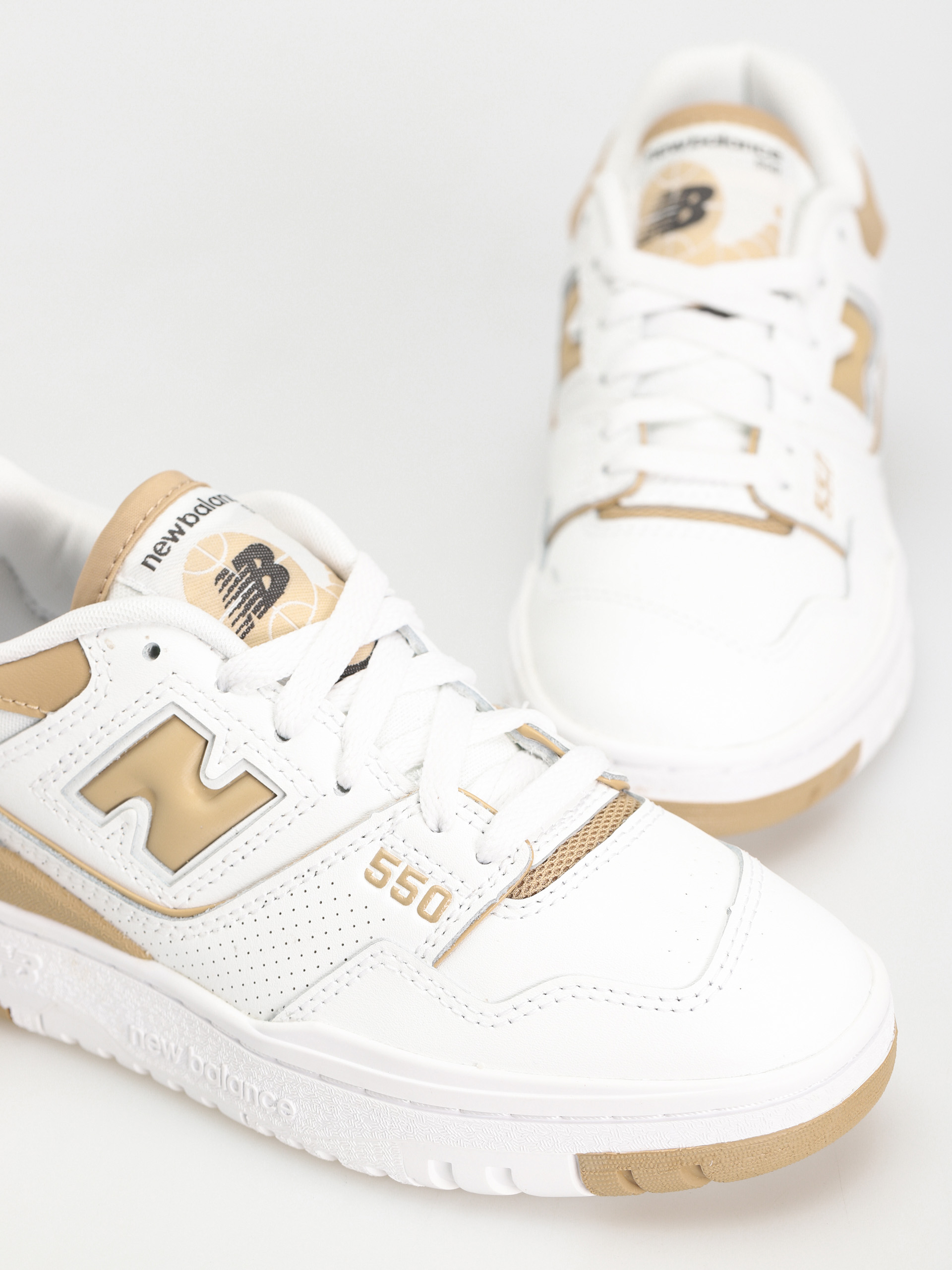 New Balance 550 Shoes Wmn (white)