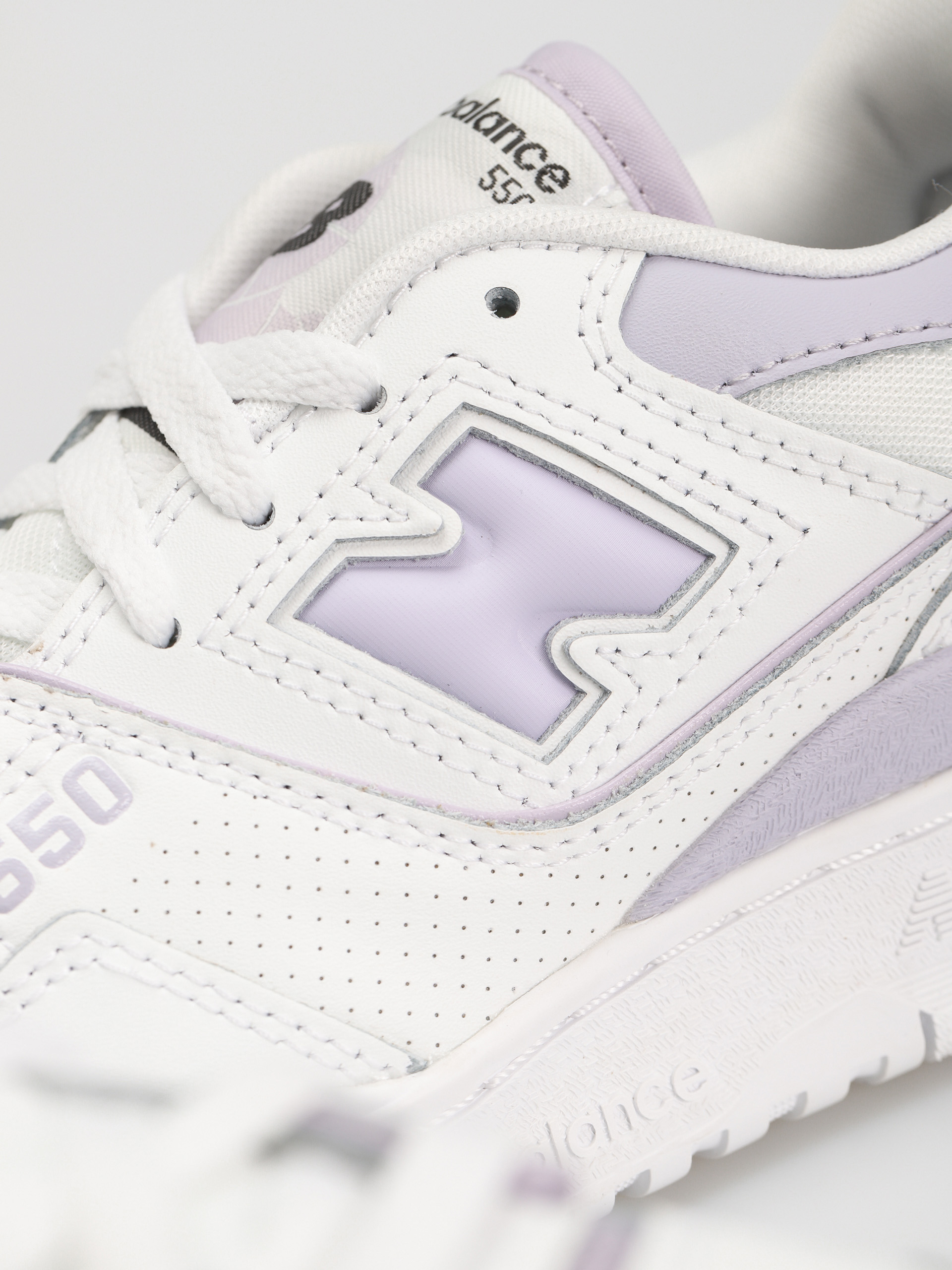 New Balance 550 Shoes Wmn (white)