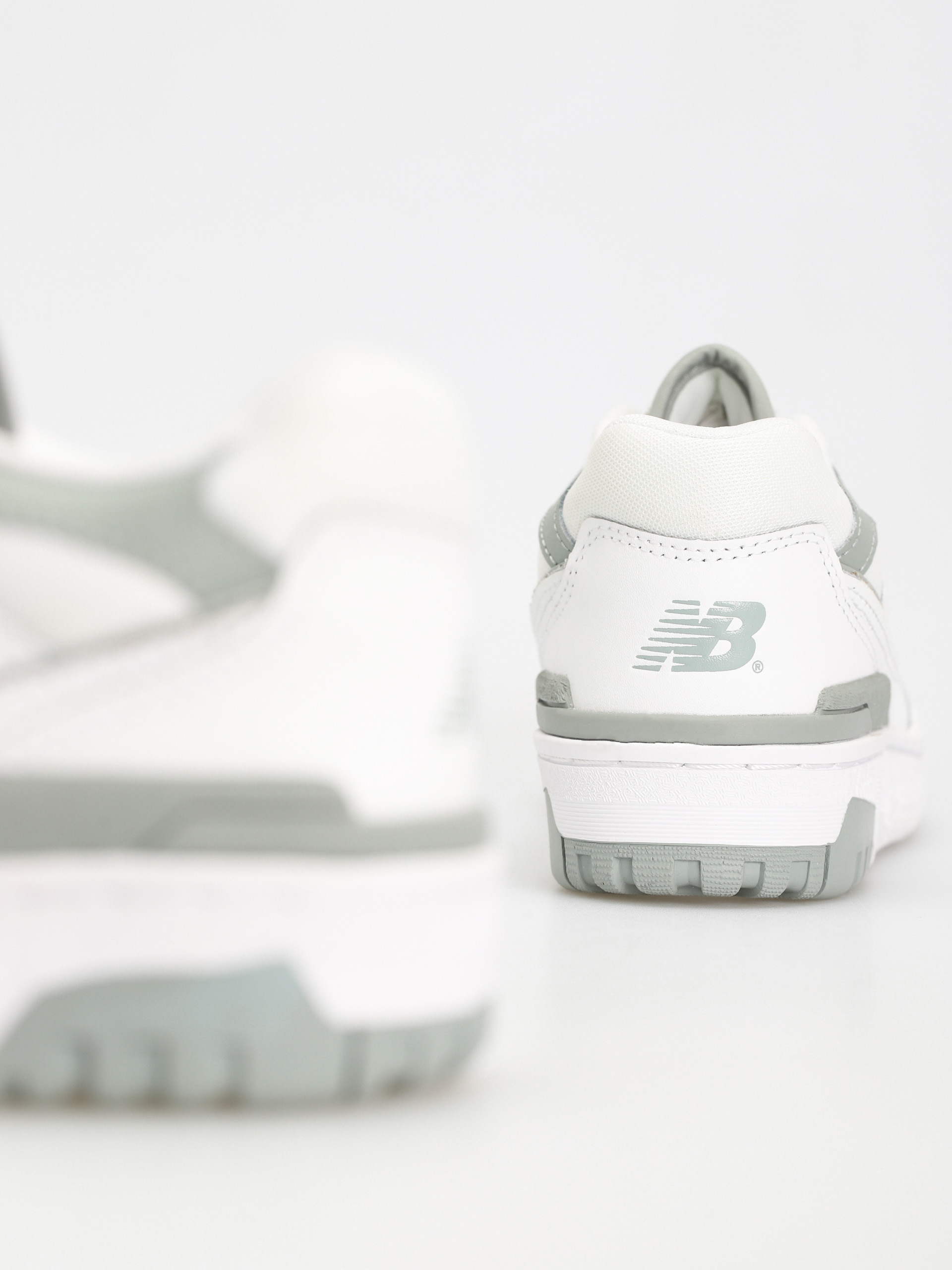 New Balance 550 Shoes Wmn (white)