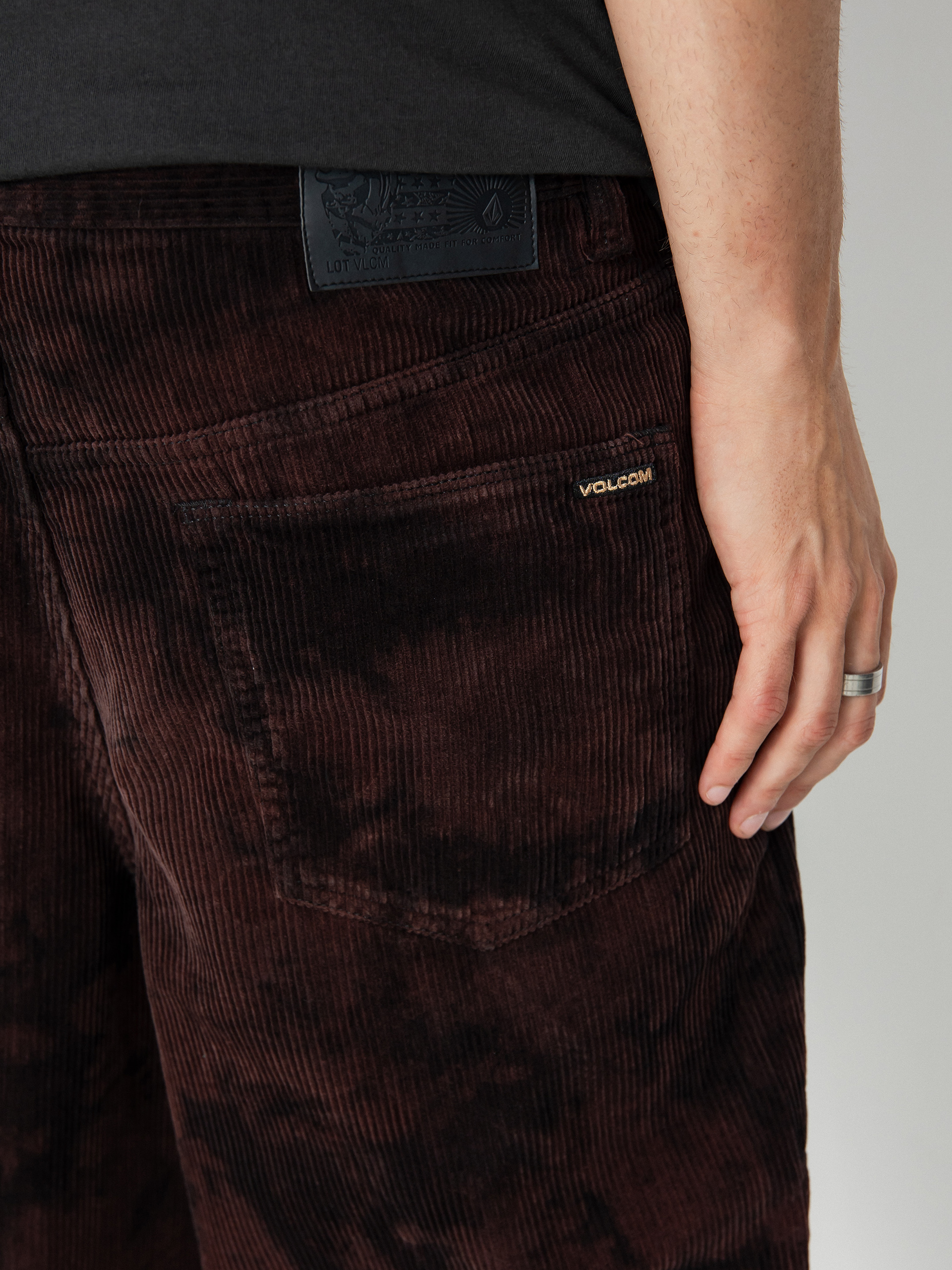 Volcom Billow Tapered Cord Pants (bitter chocolate)