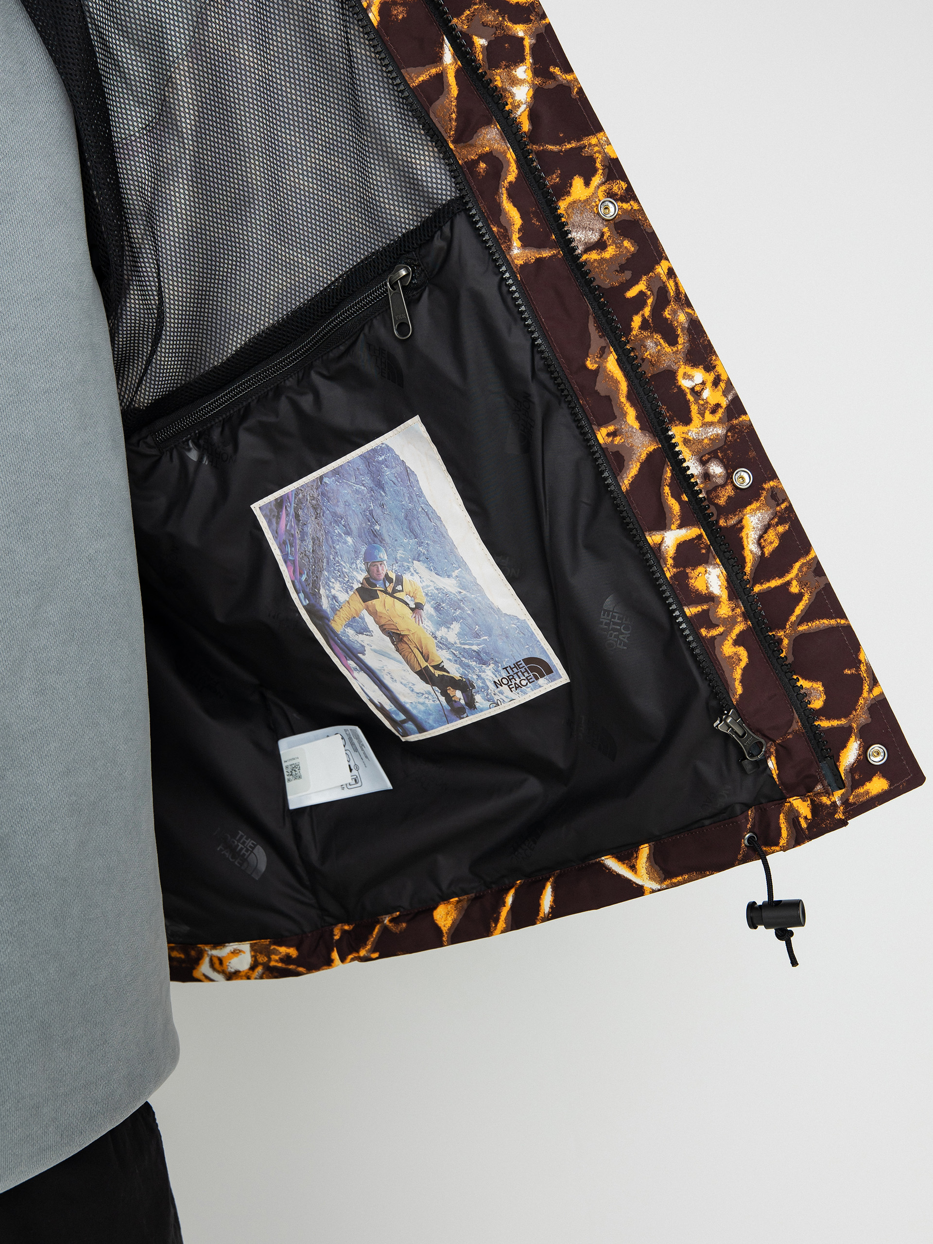 The North Face 86 Retro Mountain Jacket (coal brown wtrdstp/tnfb)