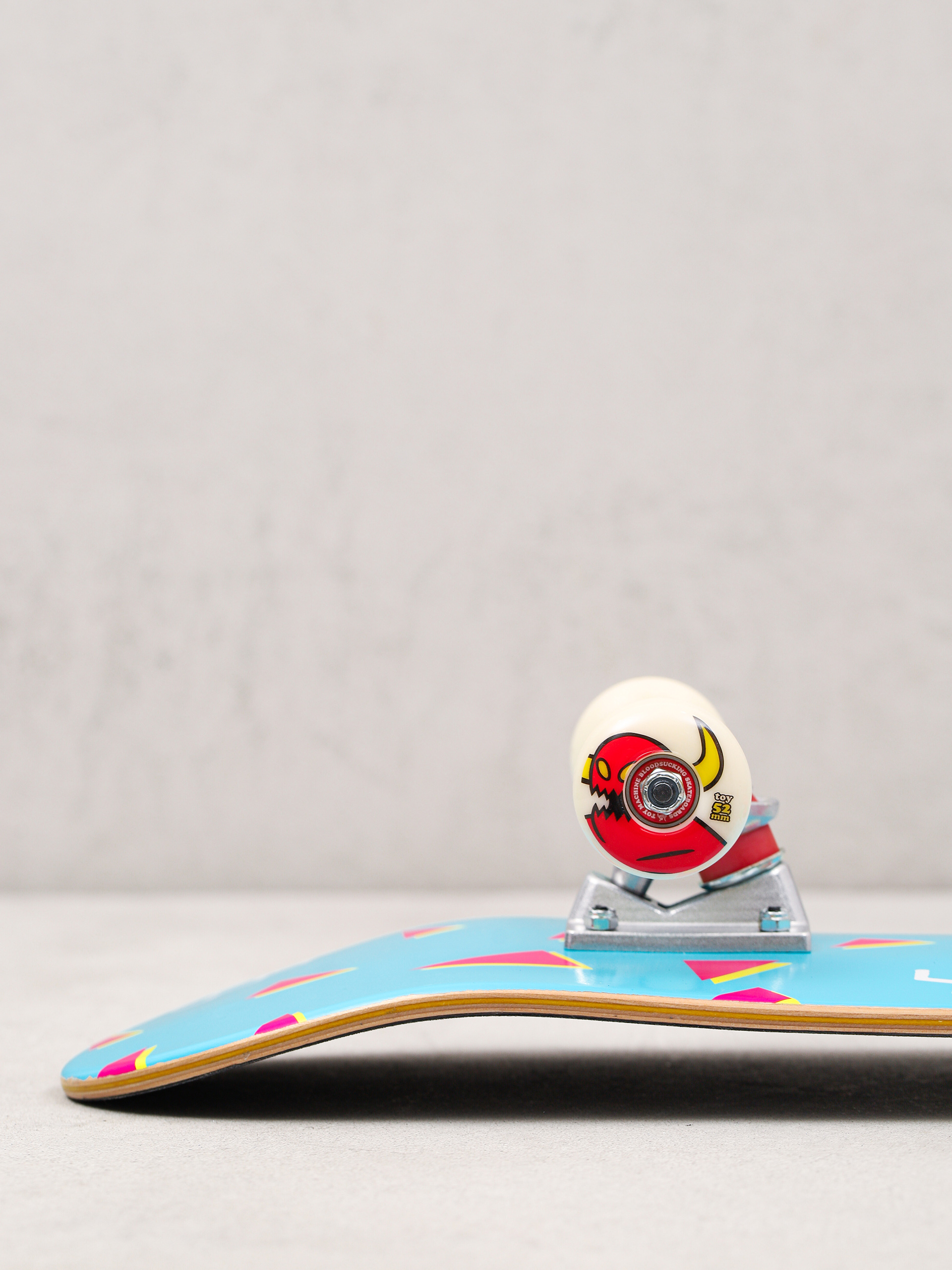 Toy Machine 80s Monster Skateboard (light blue/pink)