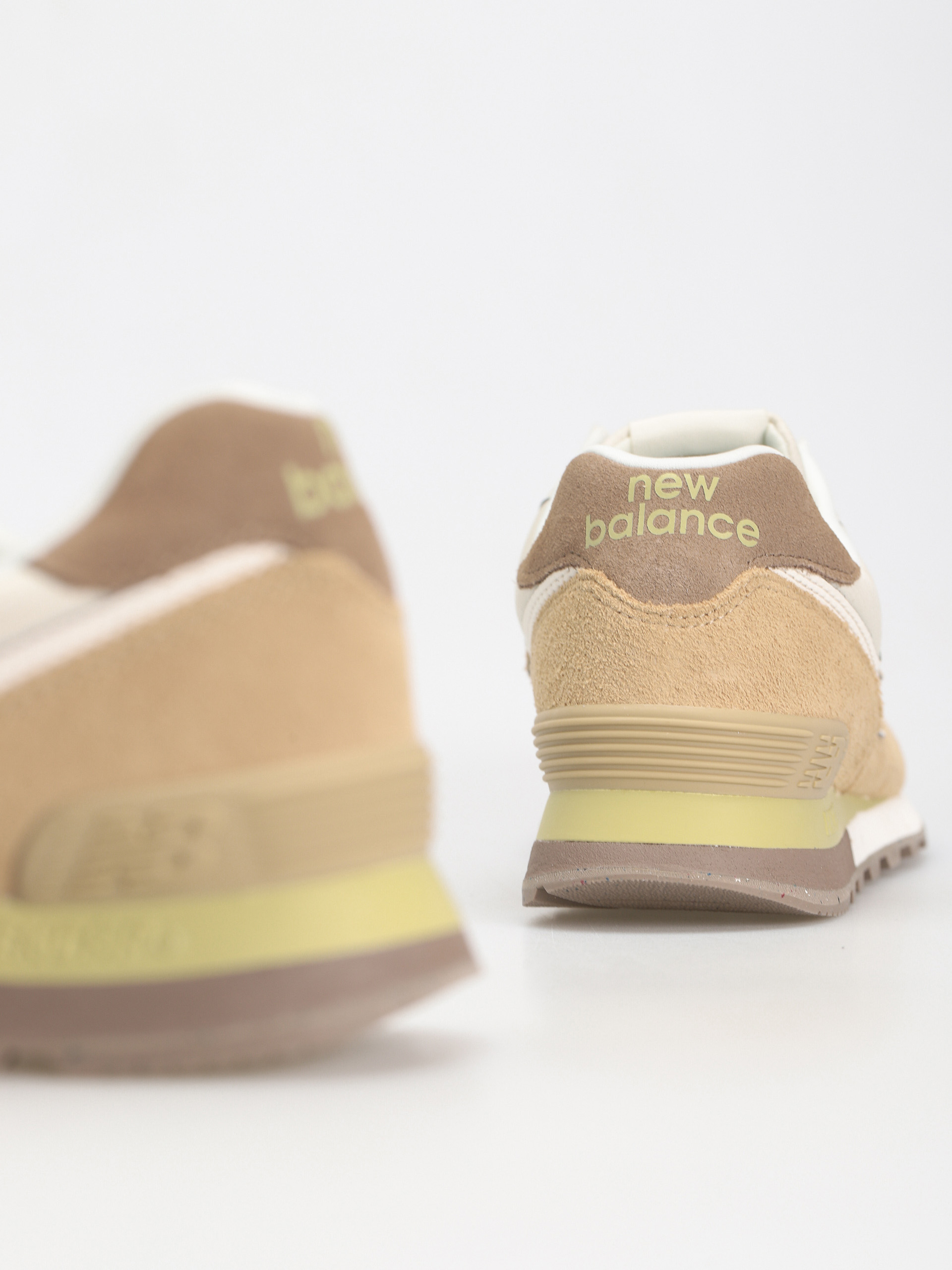 New Balance 574 Shoes (beige)