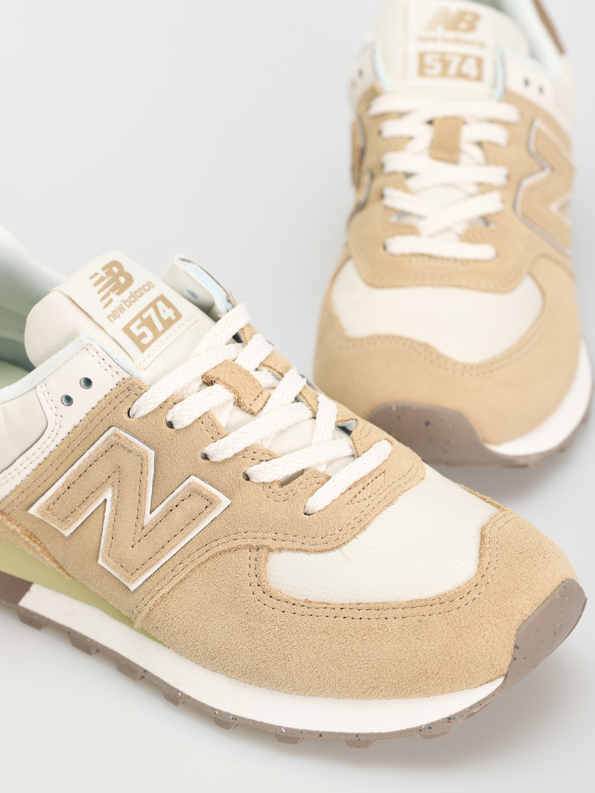 New Balance 574 Shoes (beige)