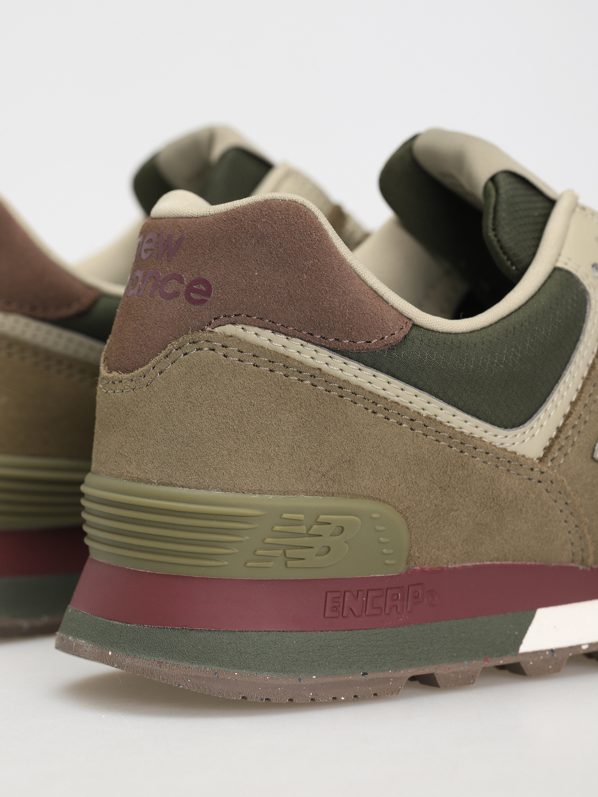 New Balance 574 Shoes (brown)