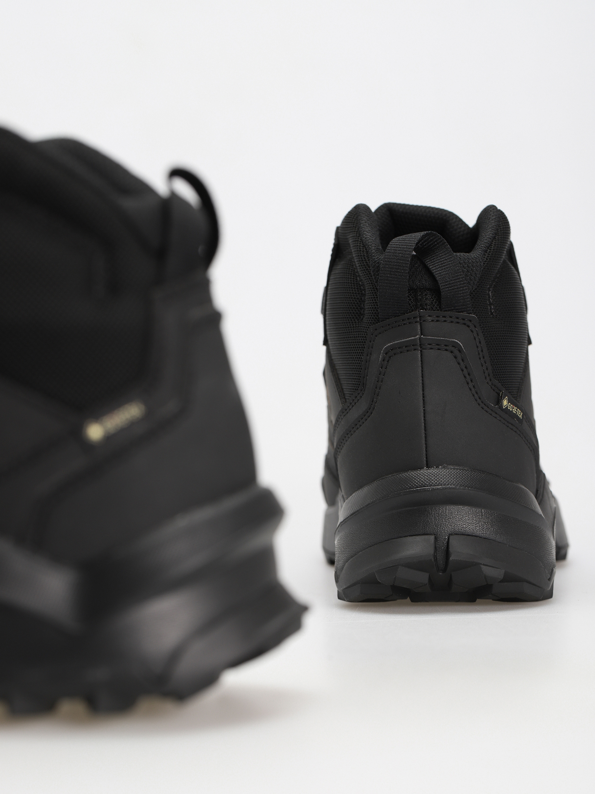 adidas Originals Terrex Ax4 Mid Gtx Shoes (cblack/carbon/grefou)