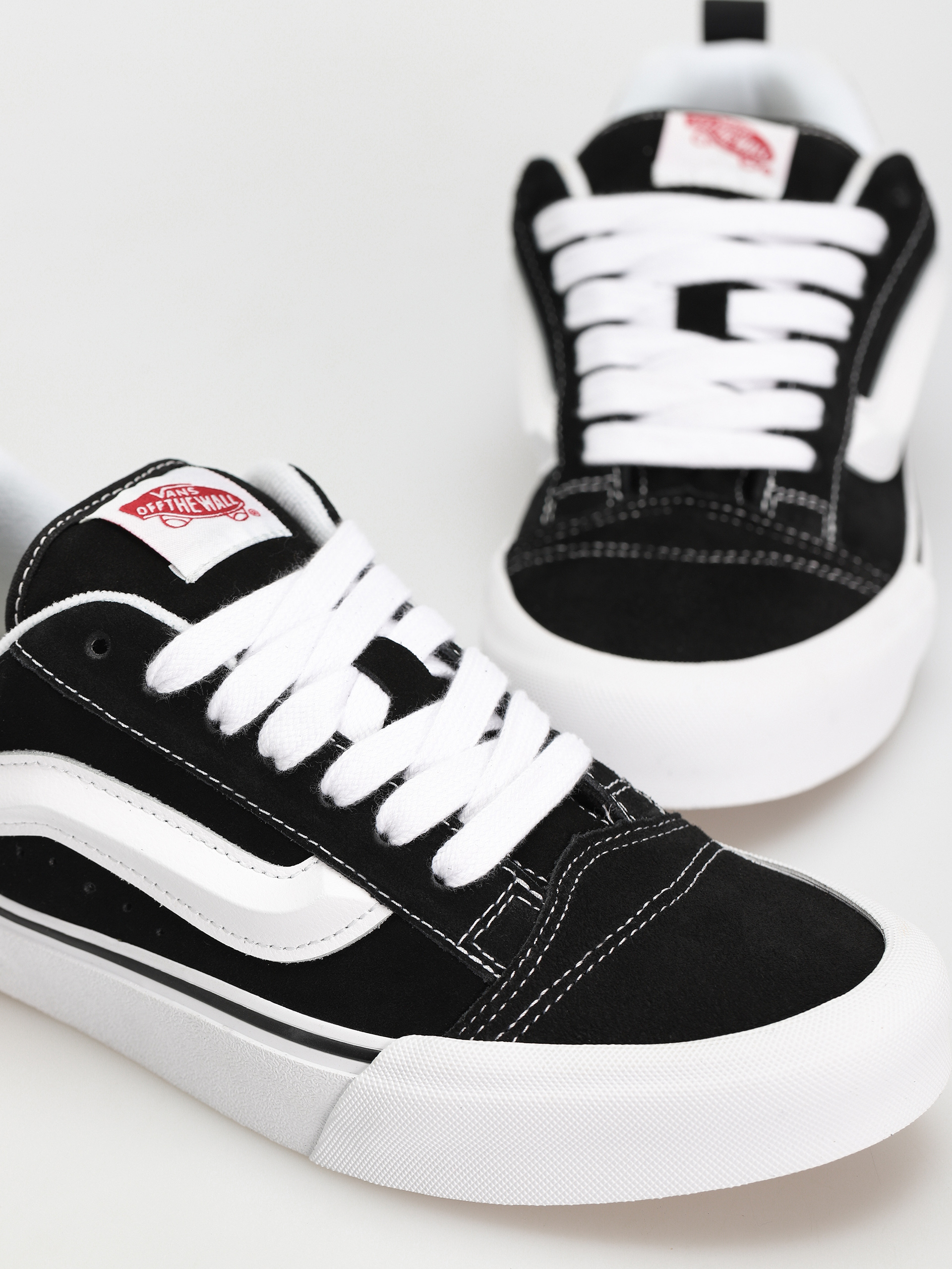 Vans Knu Skool Schuhe (black/true white)